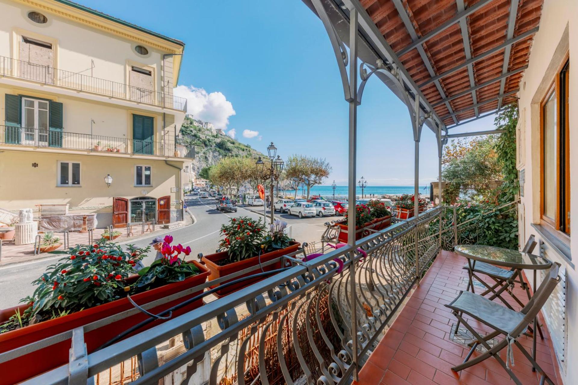 Elegant studio close to the sea view 5