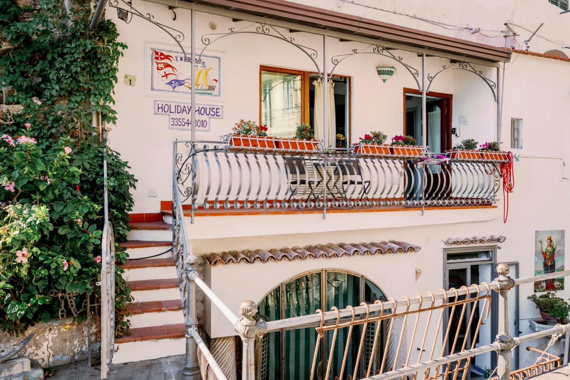 Elegant studio close to the sea view 2