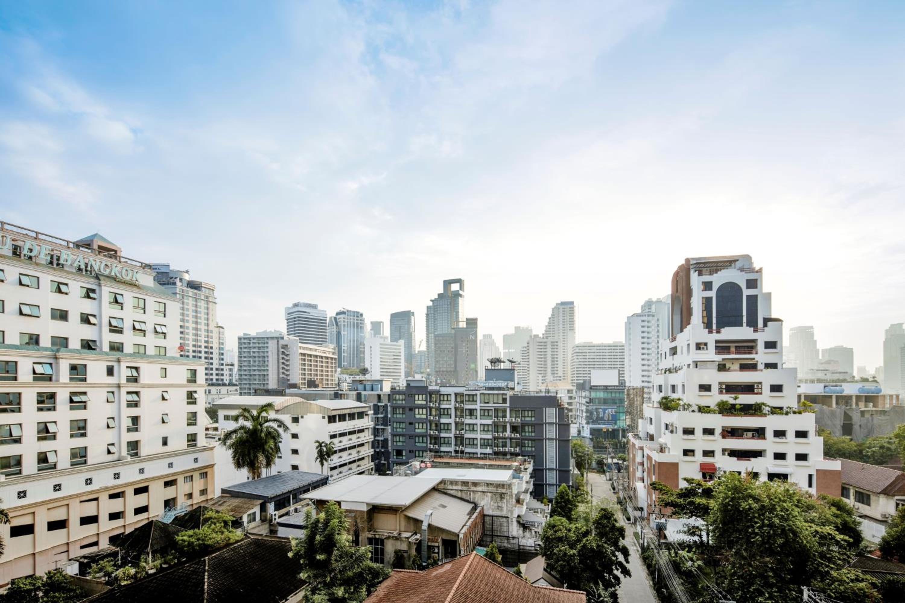 The Quarter Ploenchit by UHG