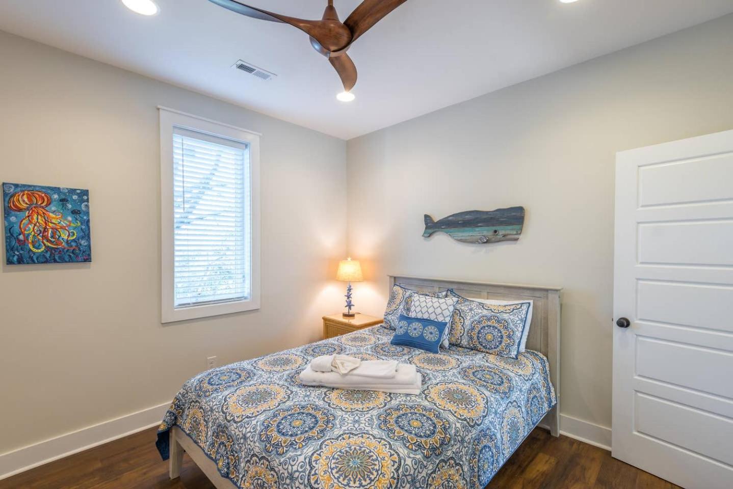 316 E Hudson - The High Tides - Hot Tub - 4 Bedrooms