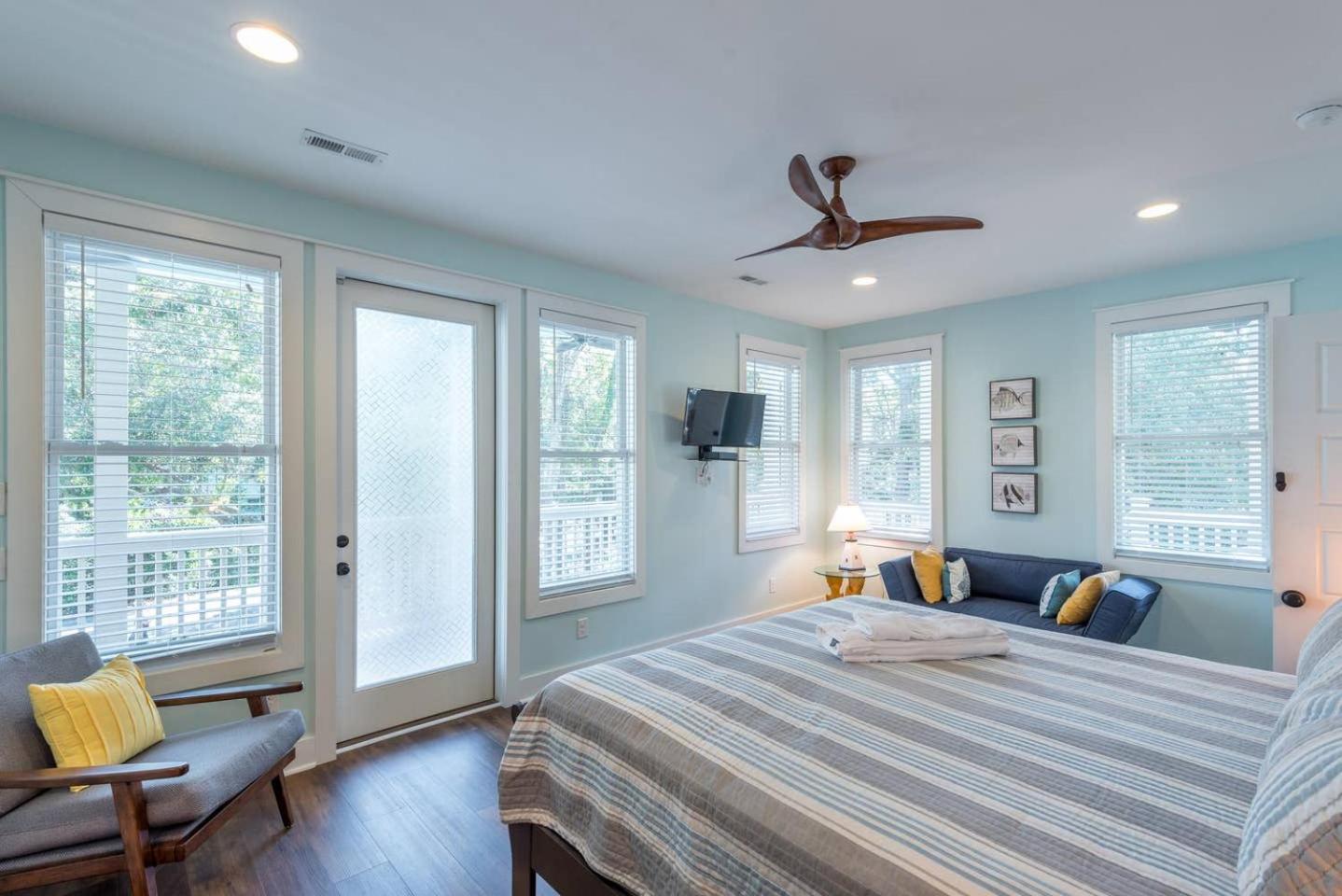 316 E Hudson - The High Tides - Hot Tub - 4 Bedrooms