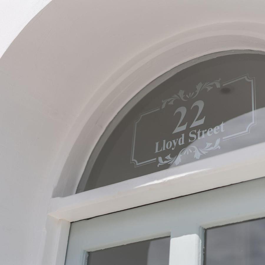 Sea Coast Apartment by Seaside Llandudno view 5