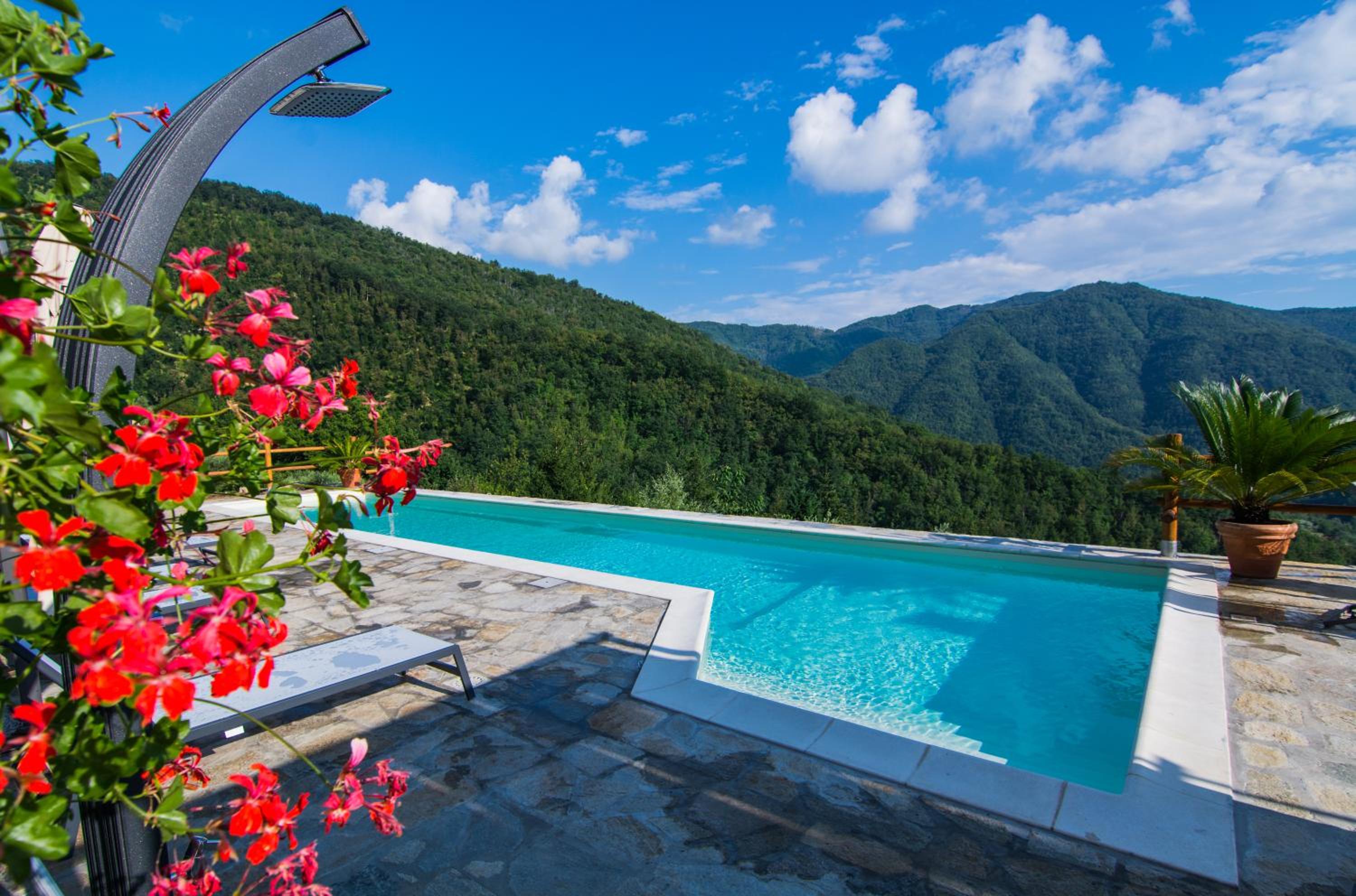 Agriturismo Casa Turchetti -Nature & Pool & Relax tra Lunigiana, Nord Toscana e Cinque Terre