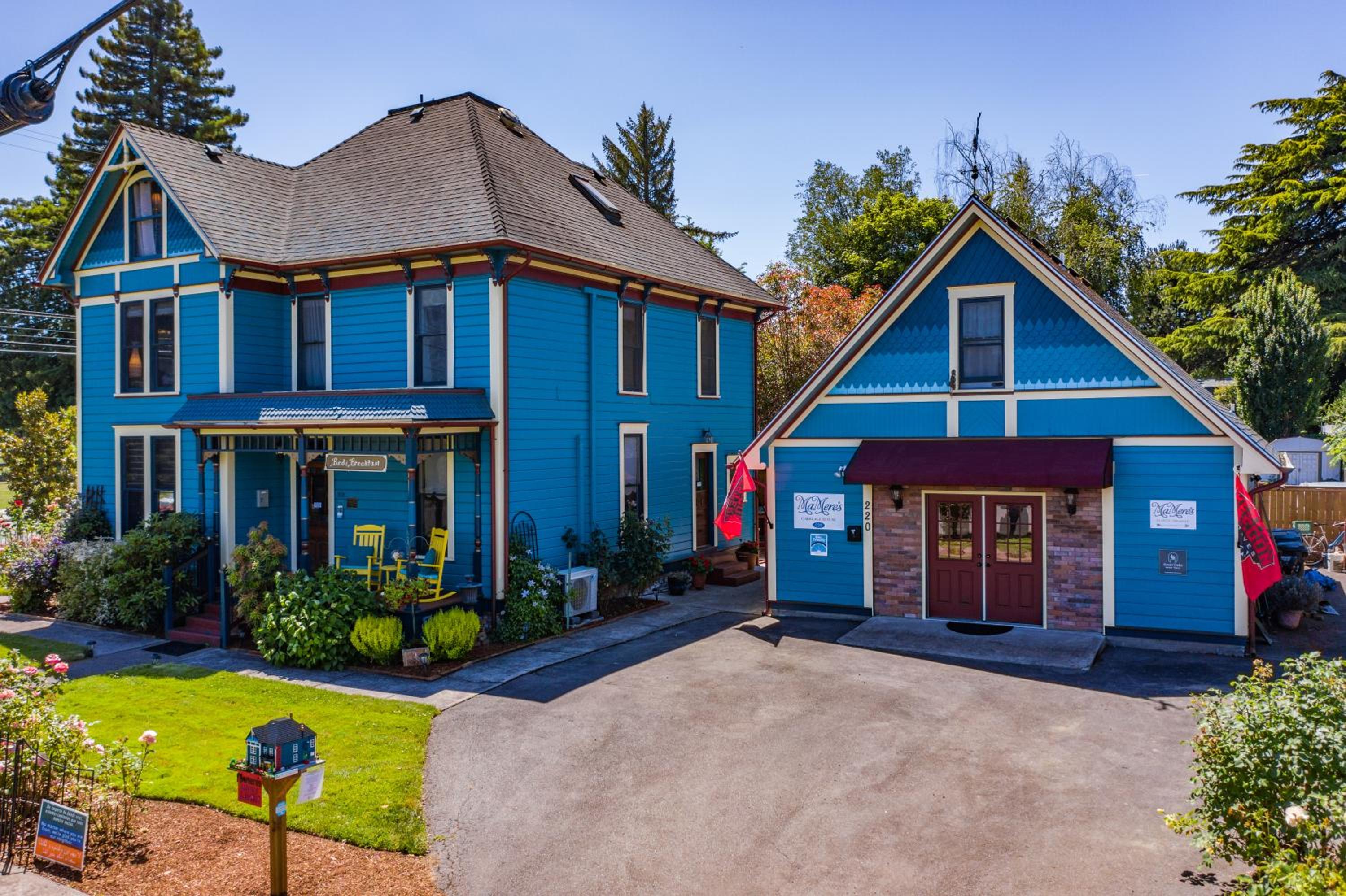 Albany Vacations - MaMere's Guest House - Property Image 3