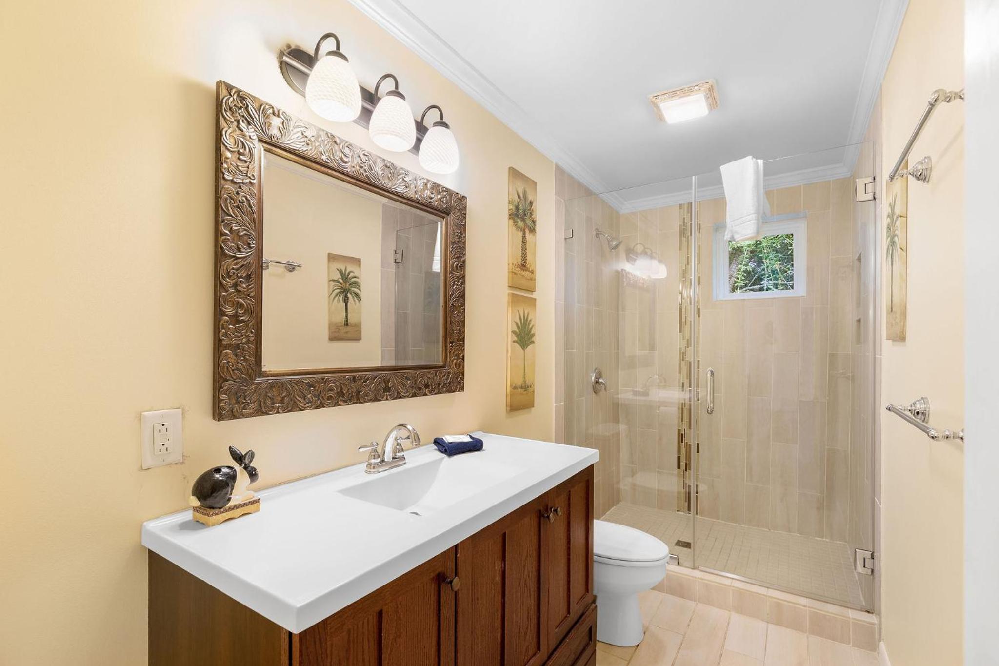 612 E Ashley - Shore Beats Work - 4 Bedrooms view 4