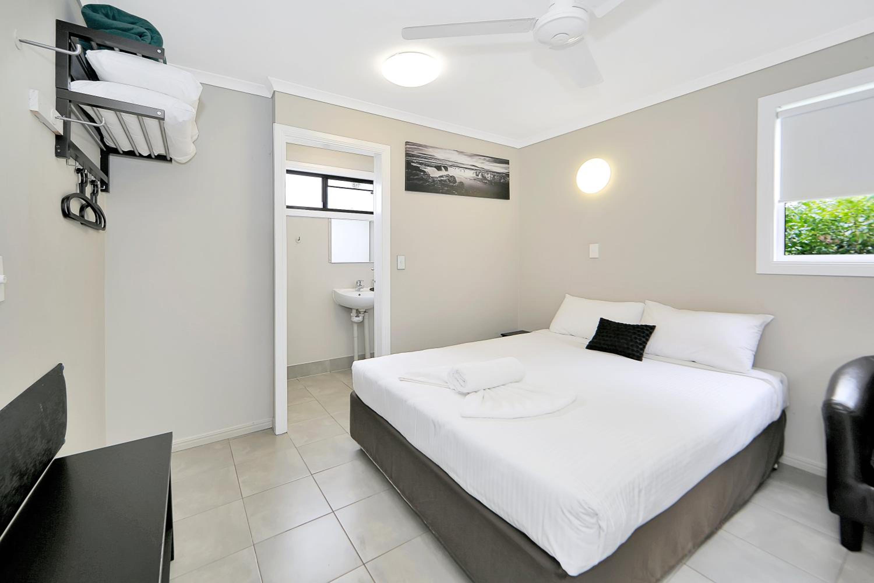 BIG4 Cane Village Holiday Park