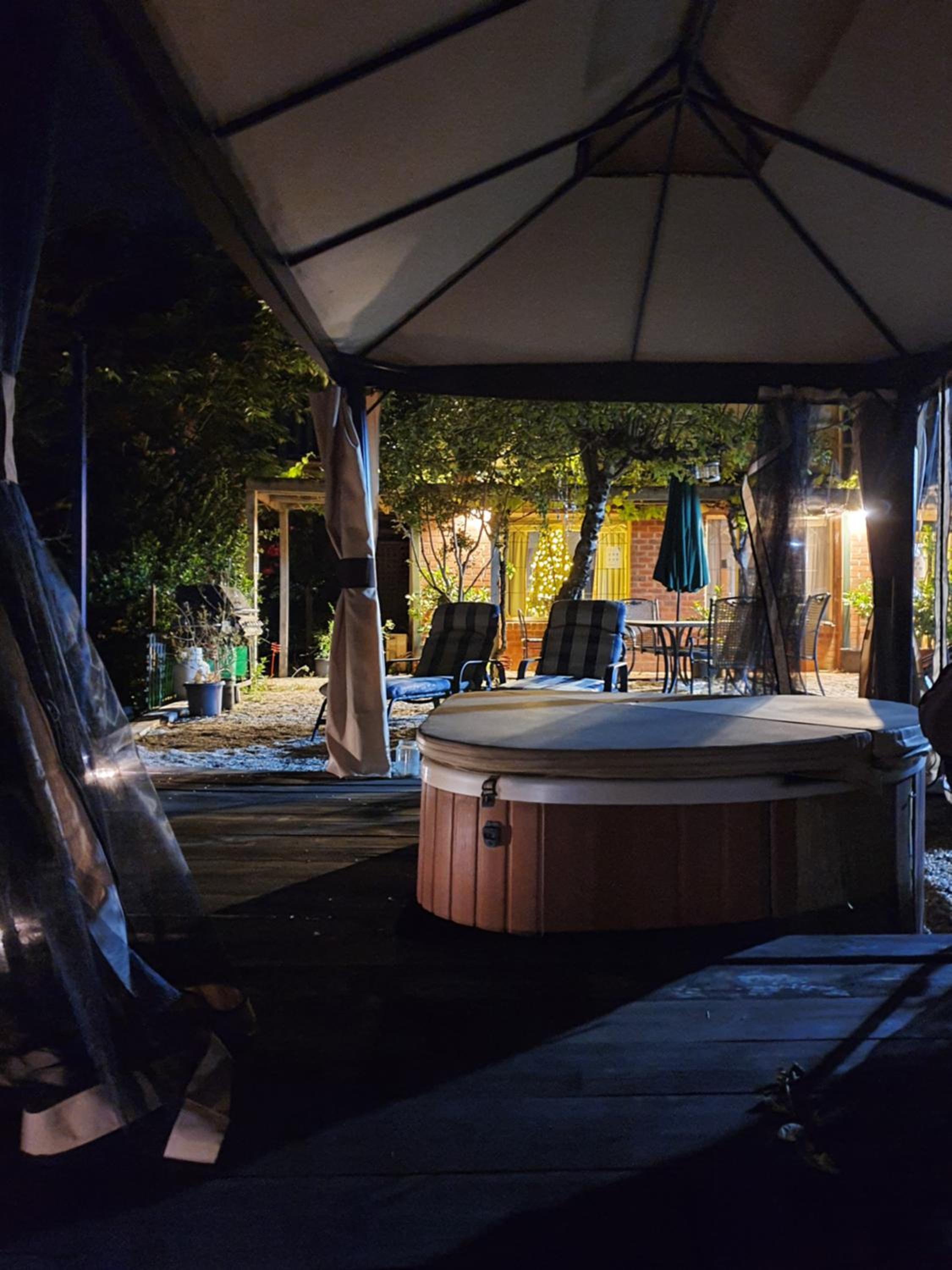 Oaktree Guest House