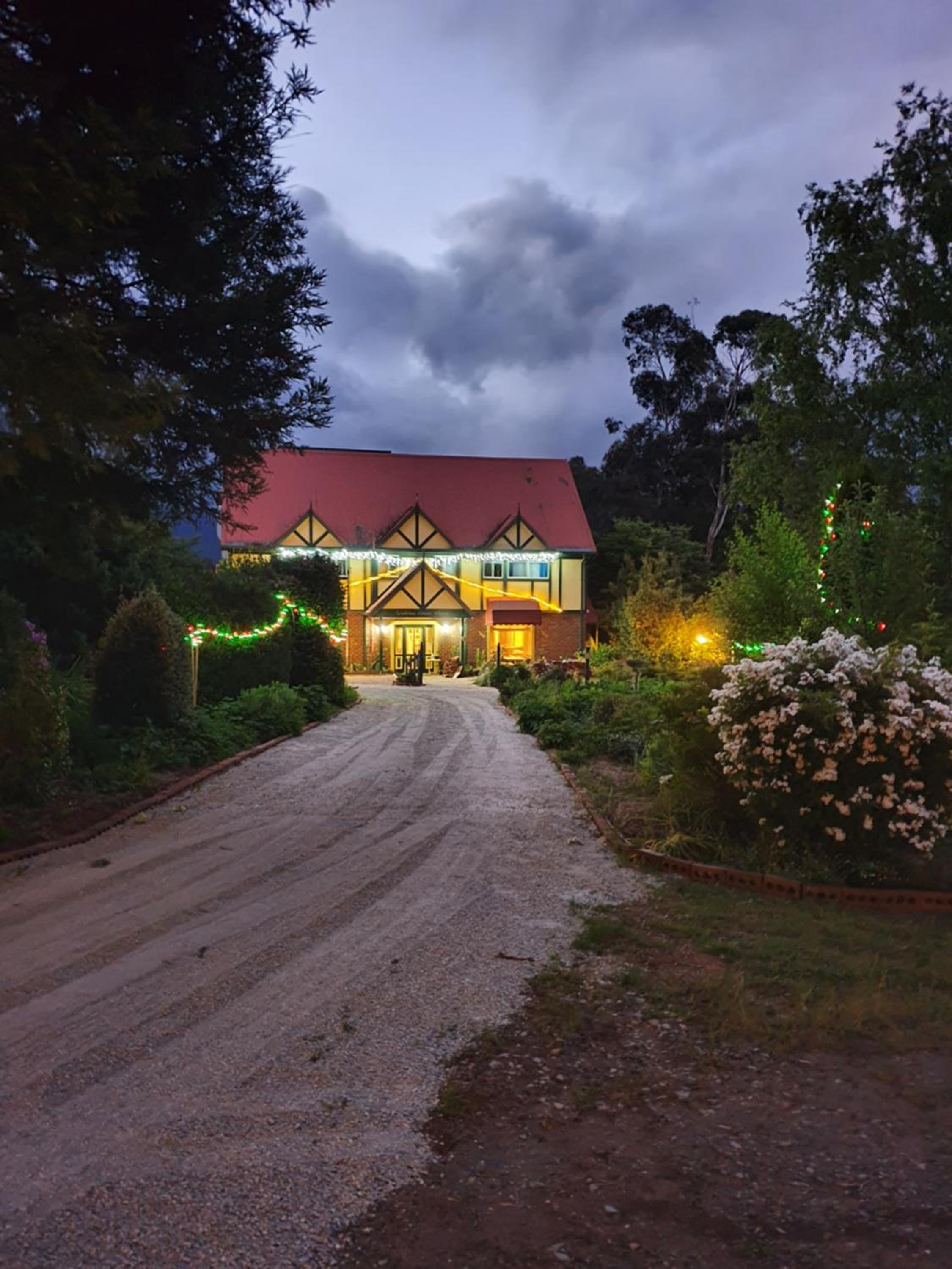 Oaktree Guest House