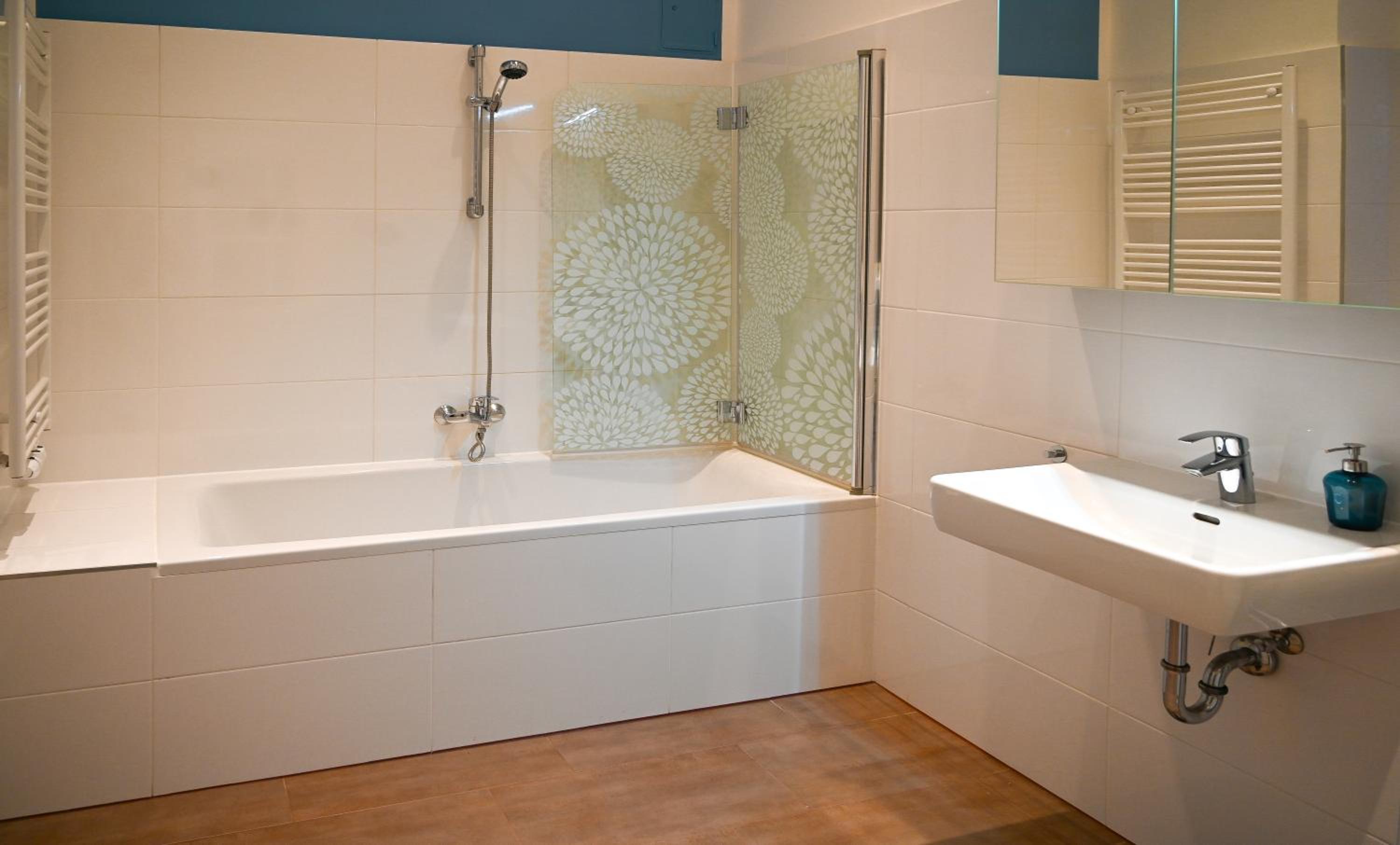 Spacious Apartment for 4 near Ringstrasse & Metro U2