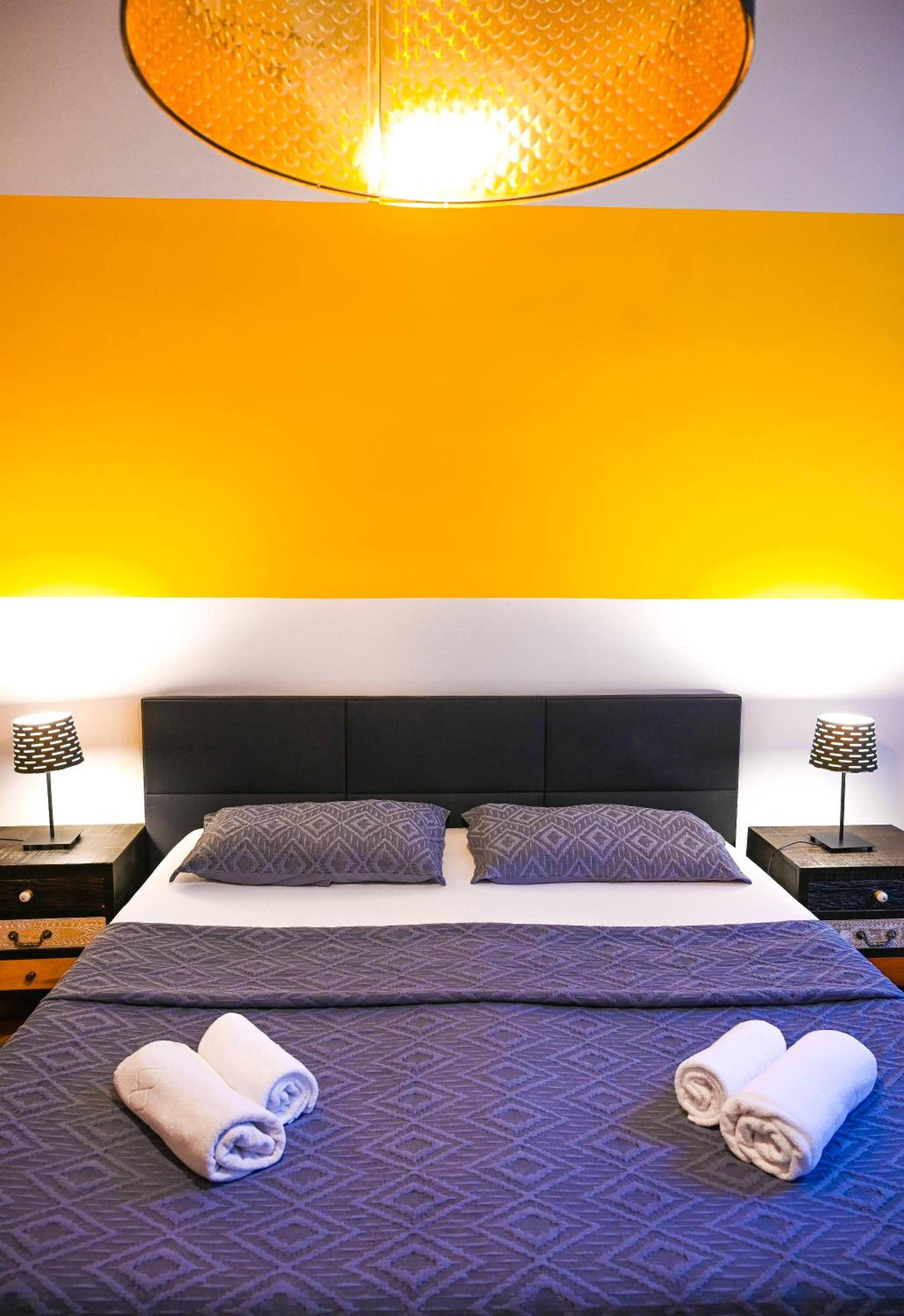 Spacious Apartment for 4 near Ringstrasse & Metro U2