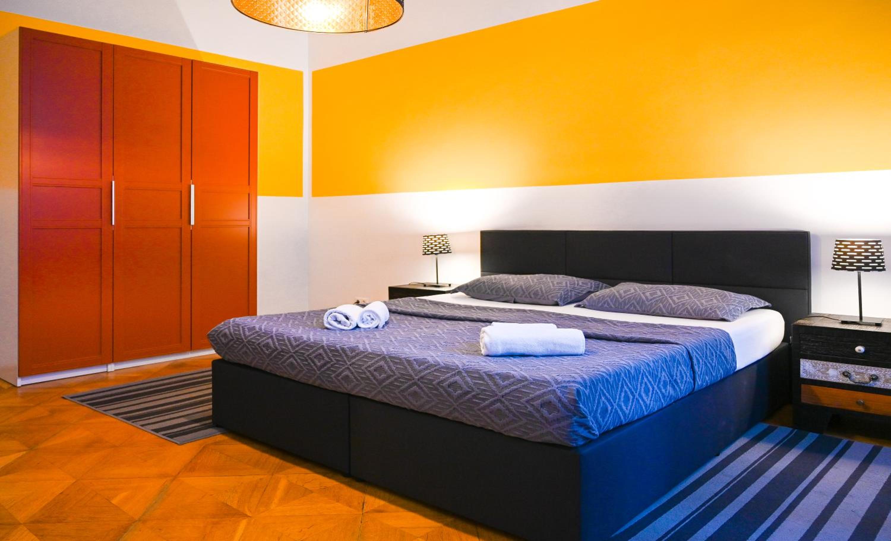 Spacious Apartment for 4 near Ringstrasse & Metro U2