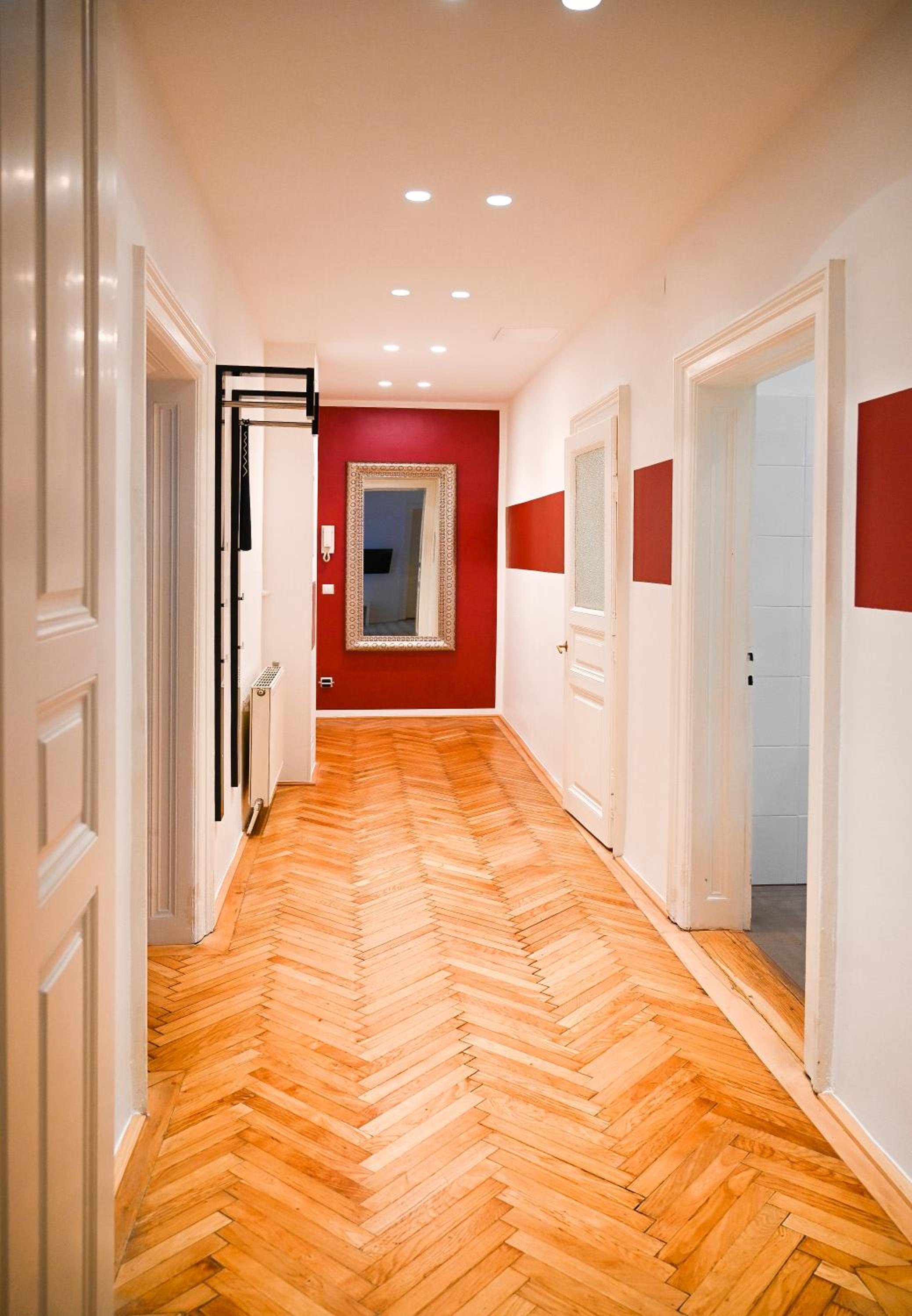 Spacious Apartment for 4 near Ringstrasse & Metro U2