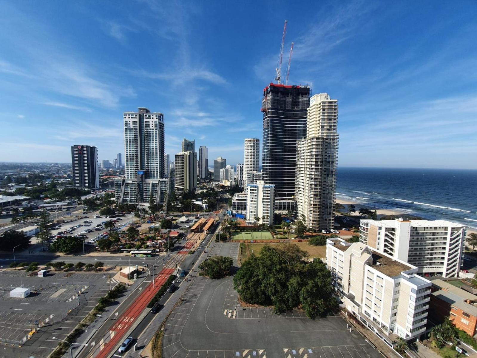 High Floor Ocean View at Surfers Paradise - Hotel Studio