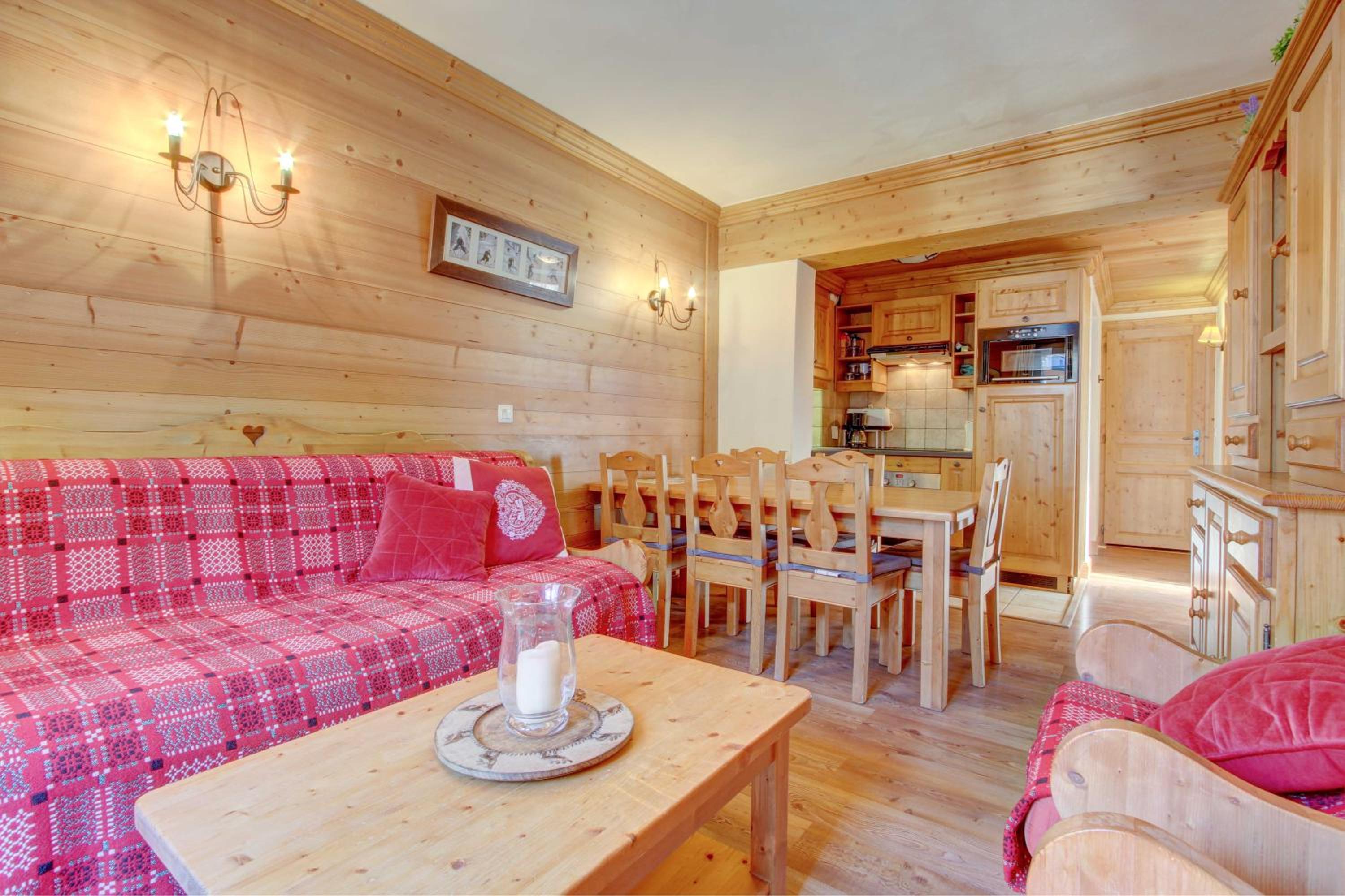 LODGE 8 view 3