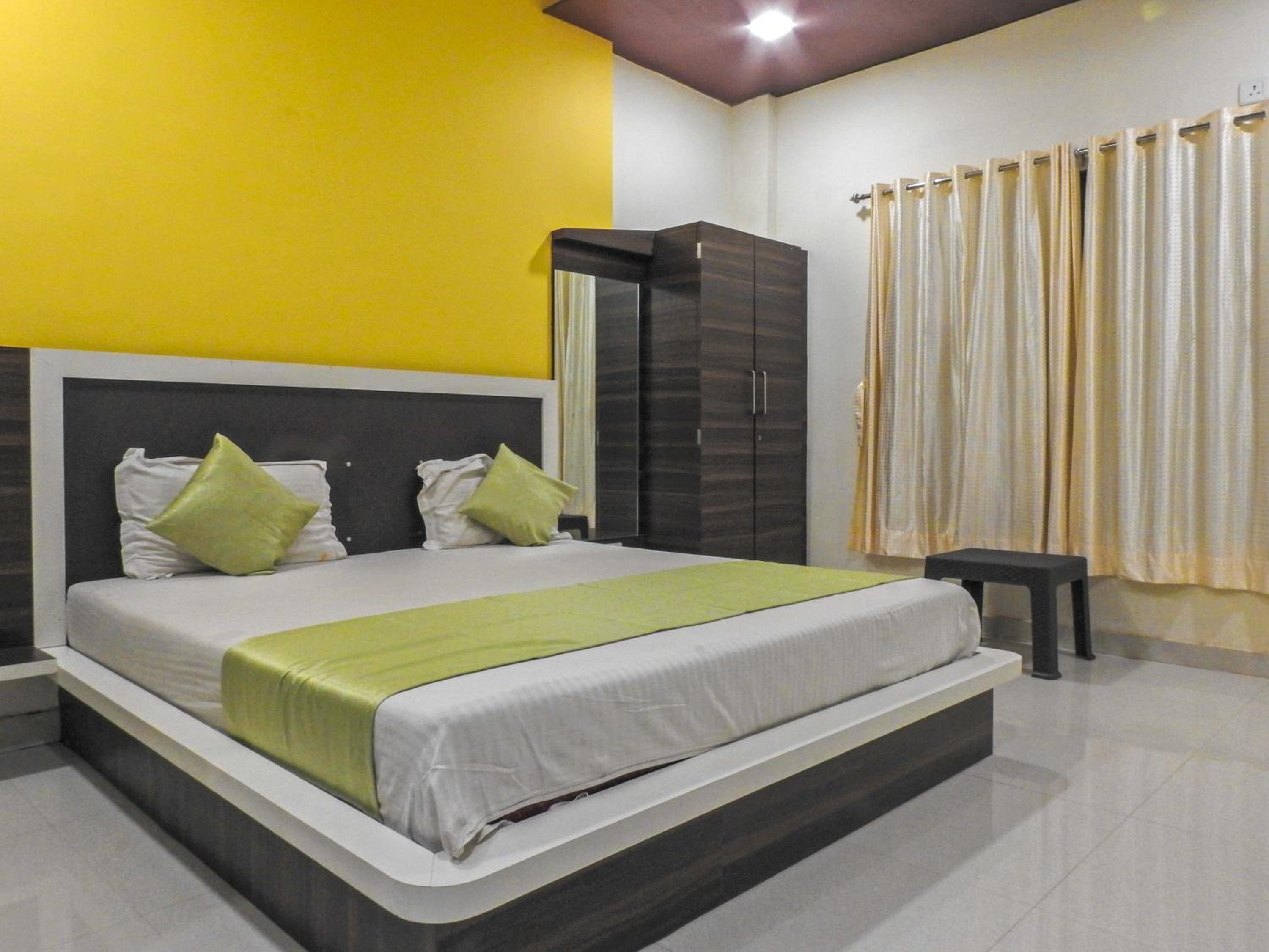 Evergreen Holidays Mahabaleshwar view 2