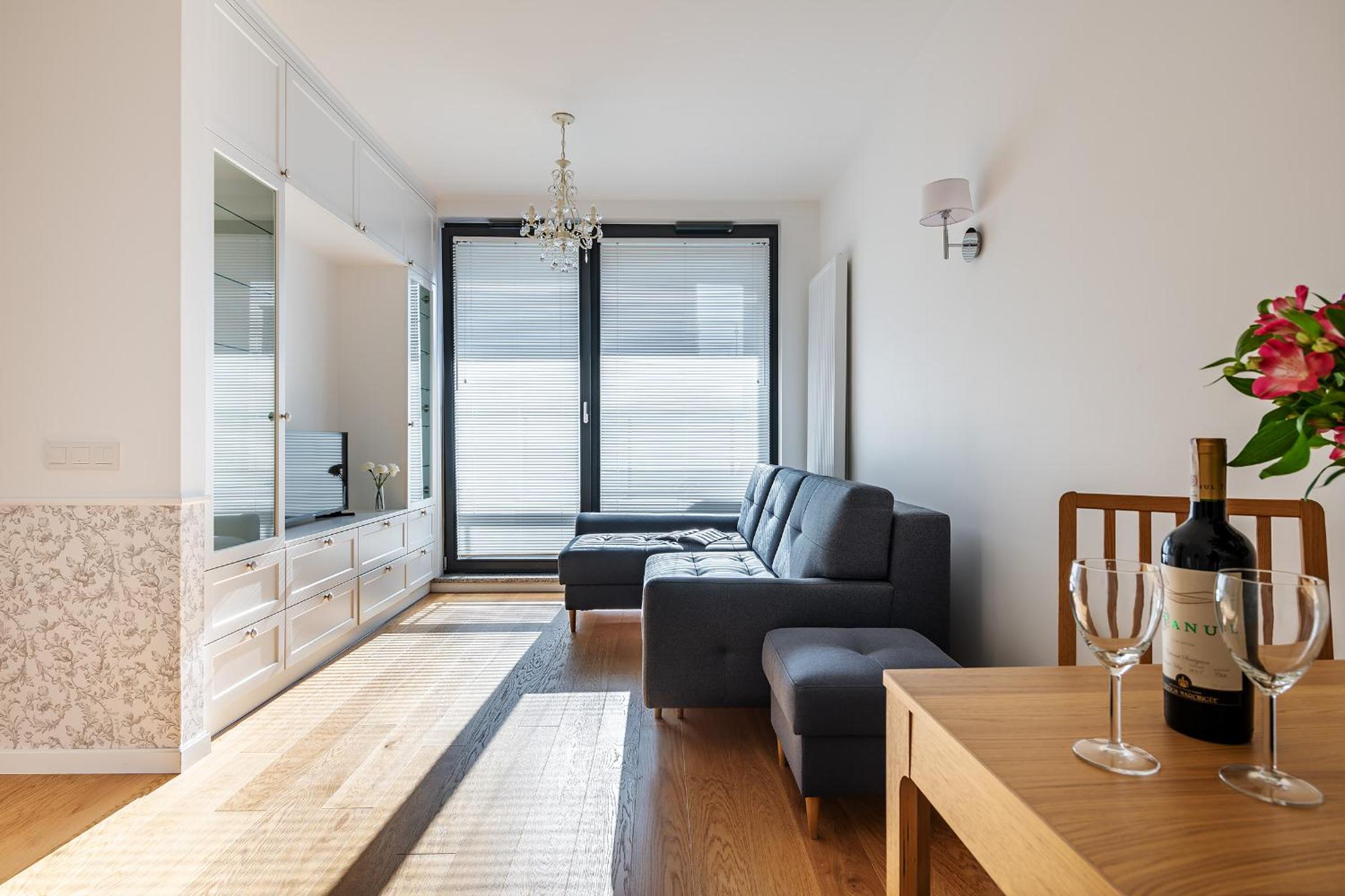 Okęcie Lotnisko Lirowa 24 Serviced Apartments P&O view 2