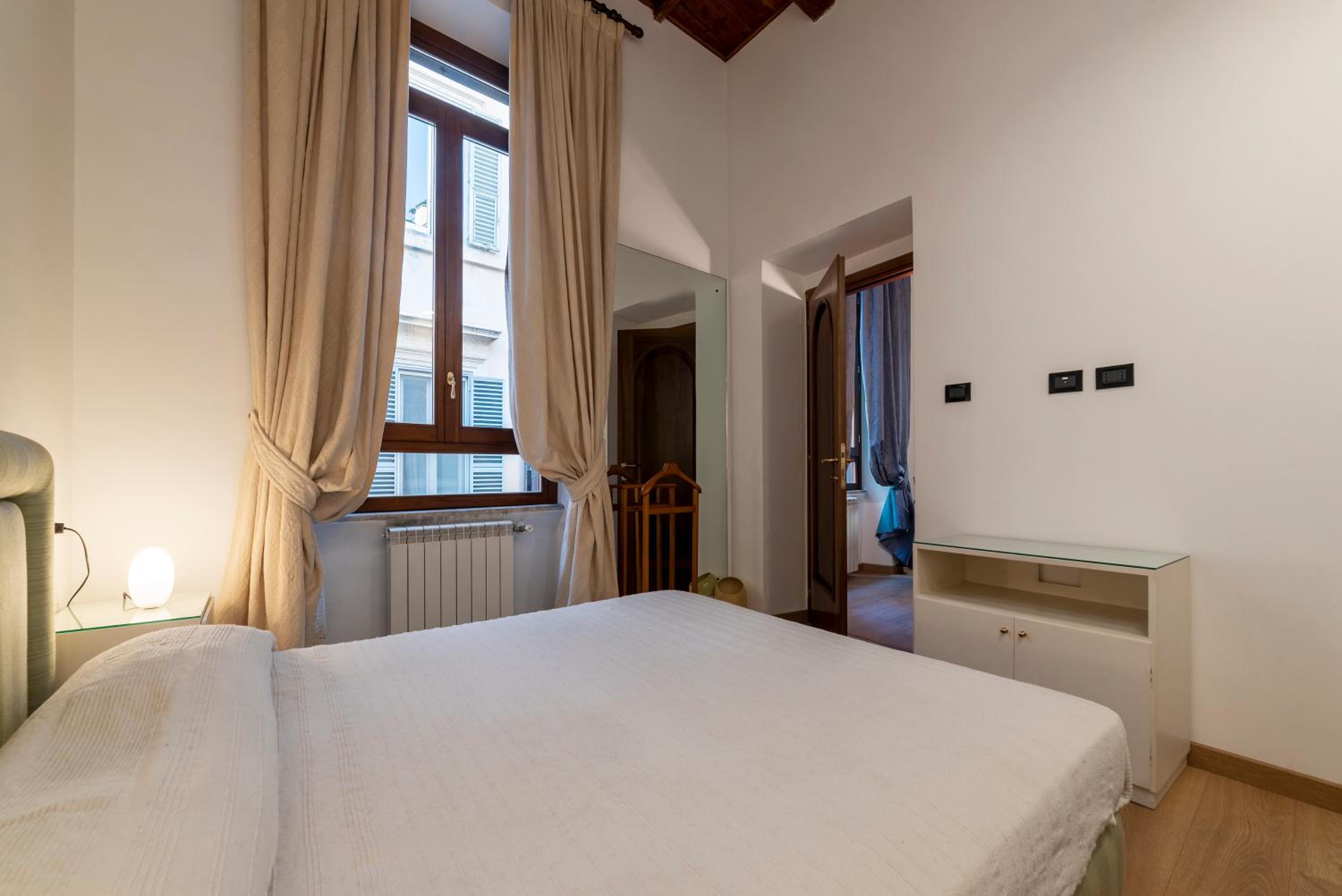 GuestHost - Piazza di Spagna Elegant Apartment