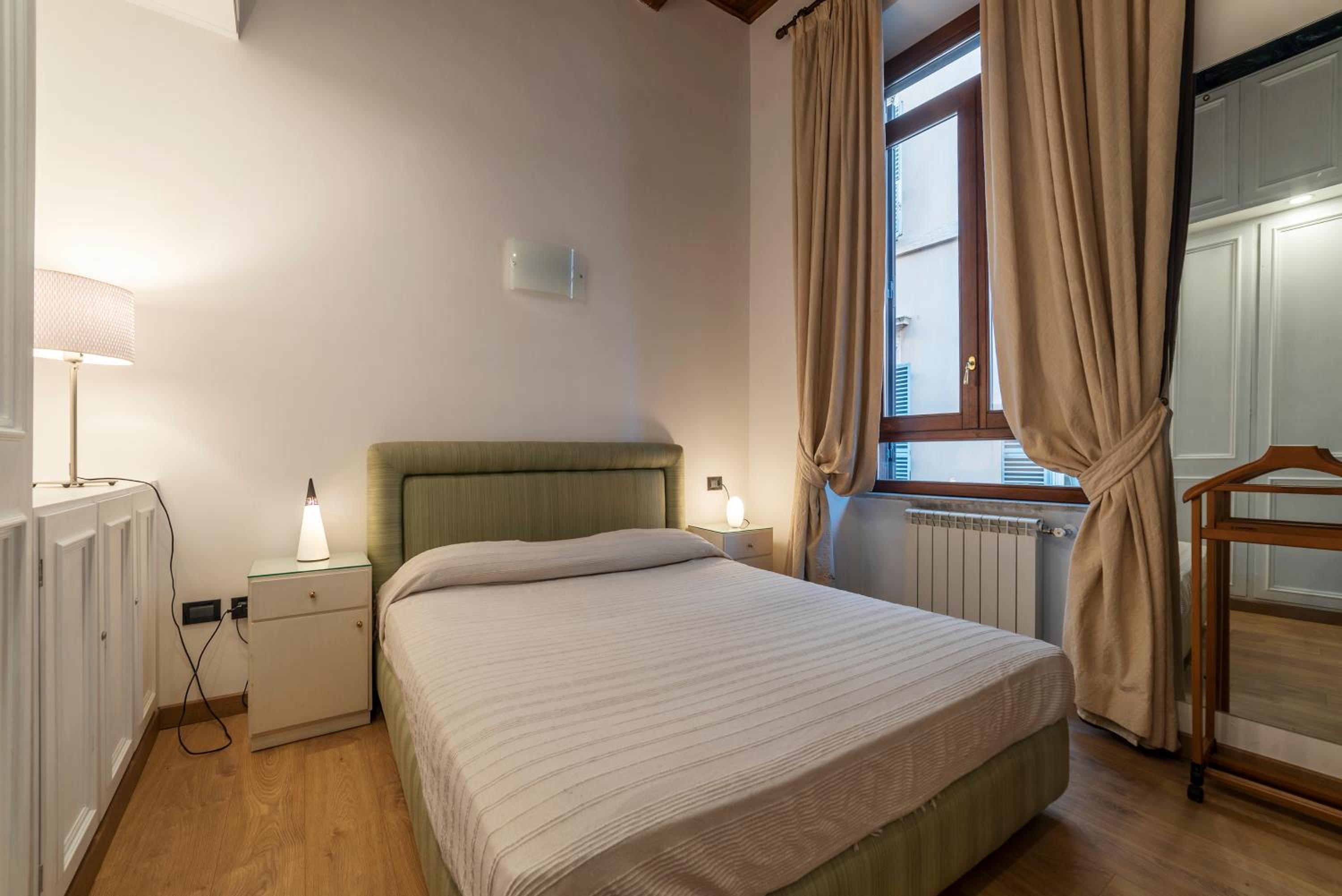 GuestHost - Piazza di Spagna Elegant Apartment