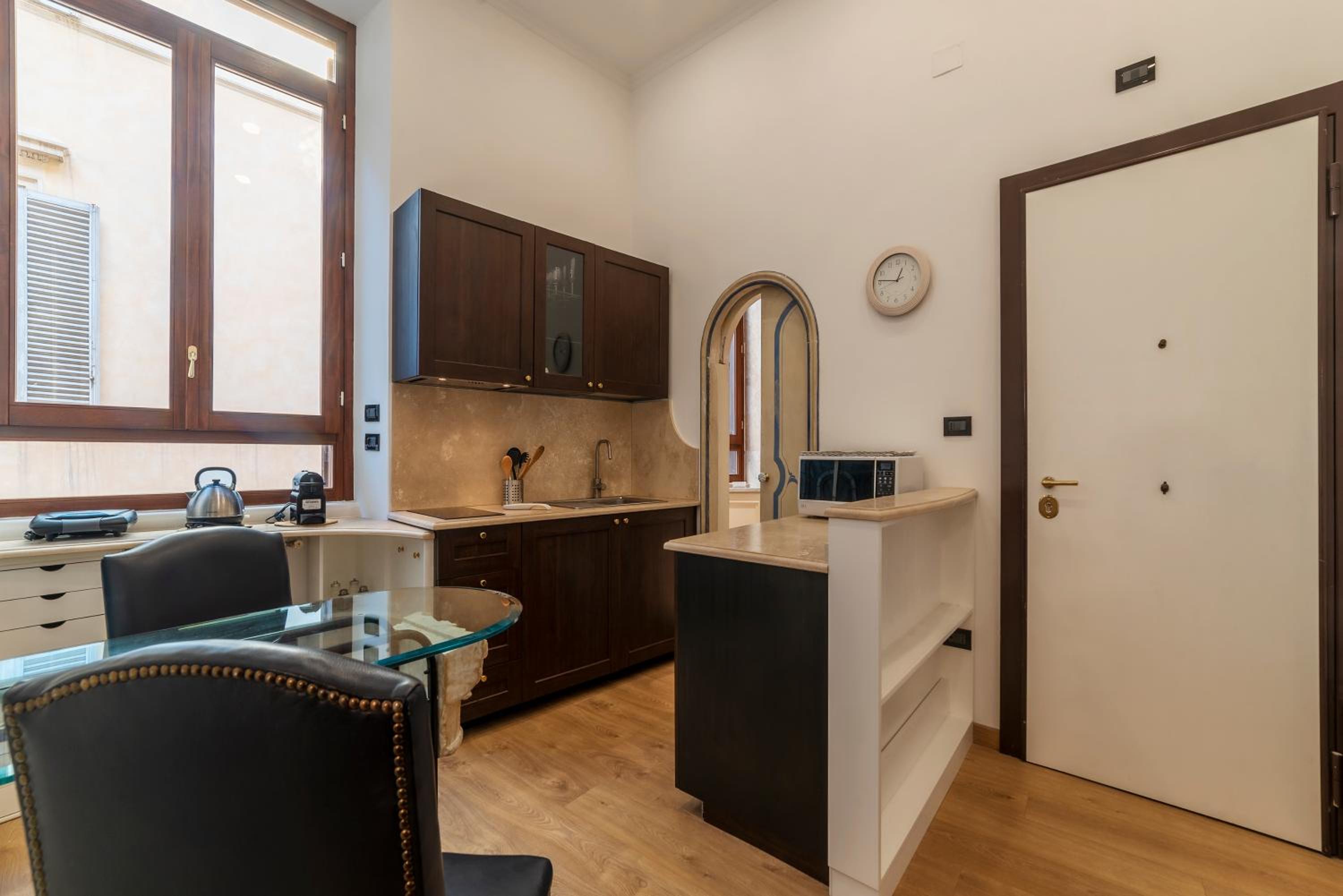 GuestHost - Piazza di Spagna Elegant Apartment