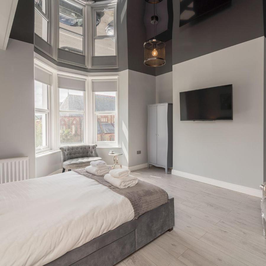 Coastal Gem Apartment by Seaside Llandudno view 4
