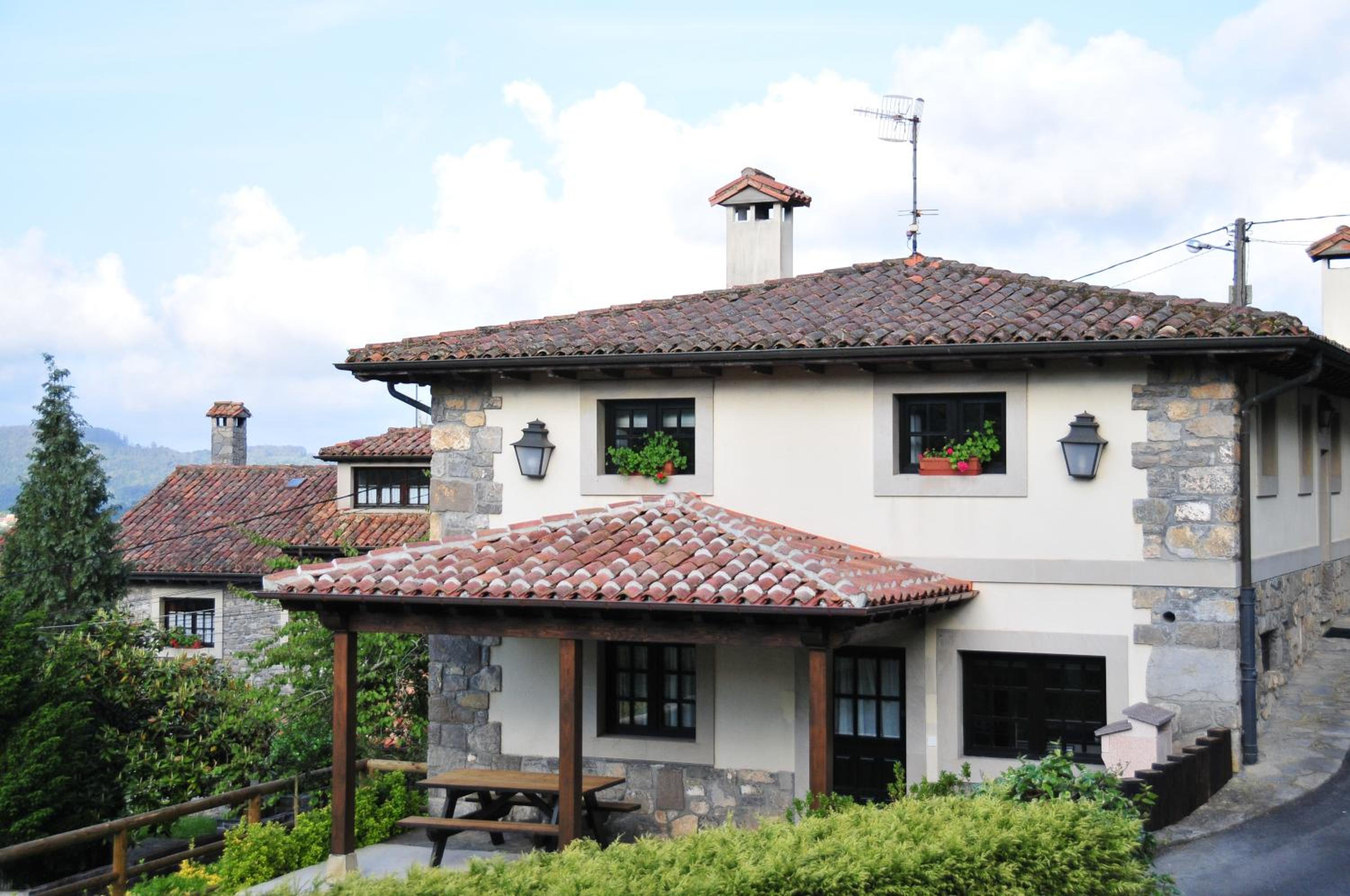 Casas Rurales El Llugarón view 2