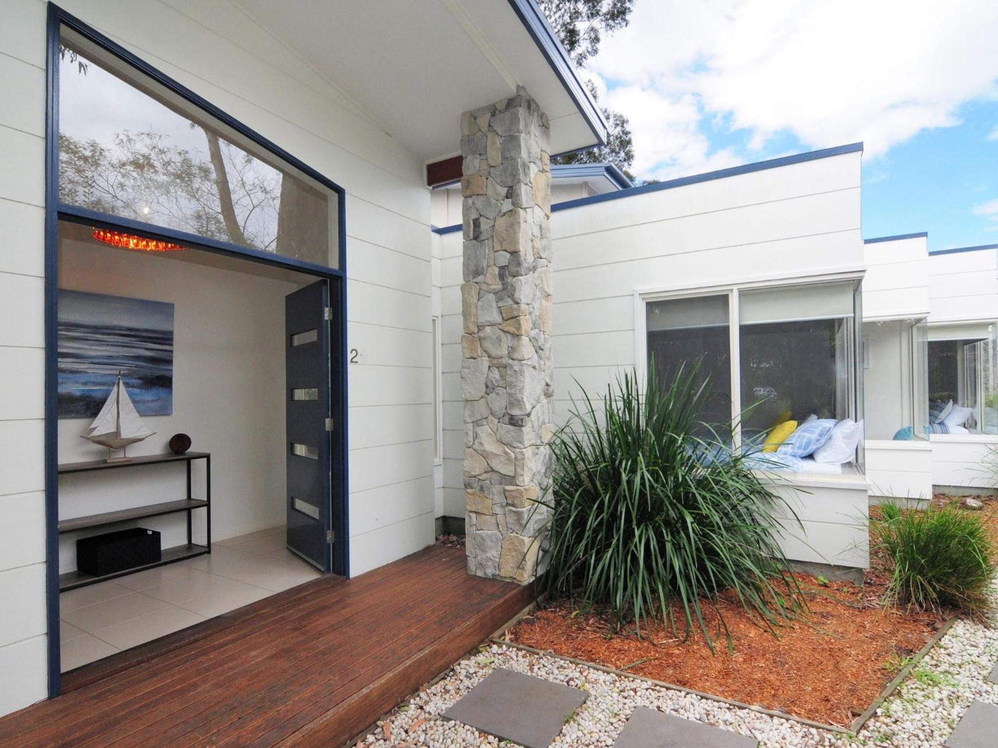 Acacia on Orion Beach - pet-friendly coastal home