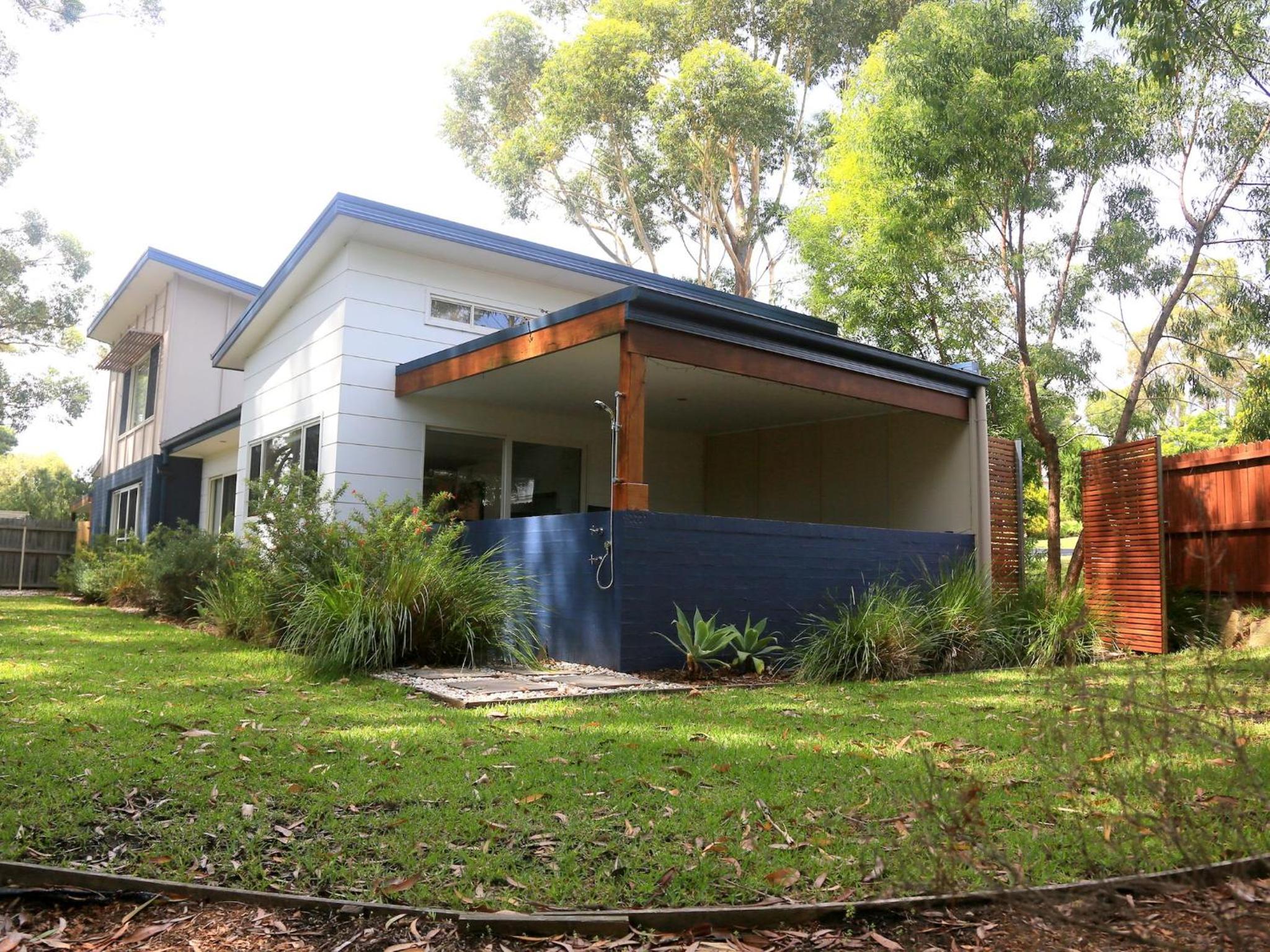 Acacia on Orion Beach - pet-friendly coastal home