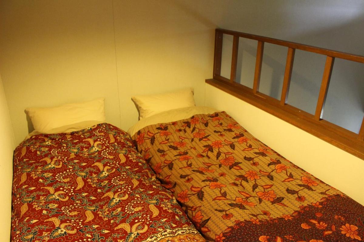 Funky Monkey Lodge, Myoko view 3