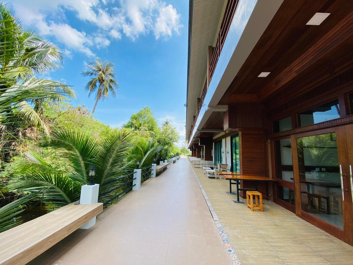 Damnoen Care Resort