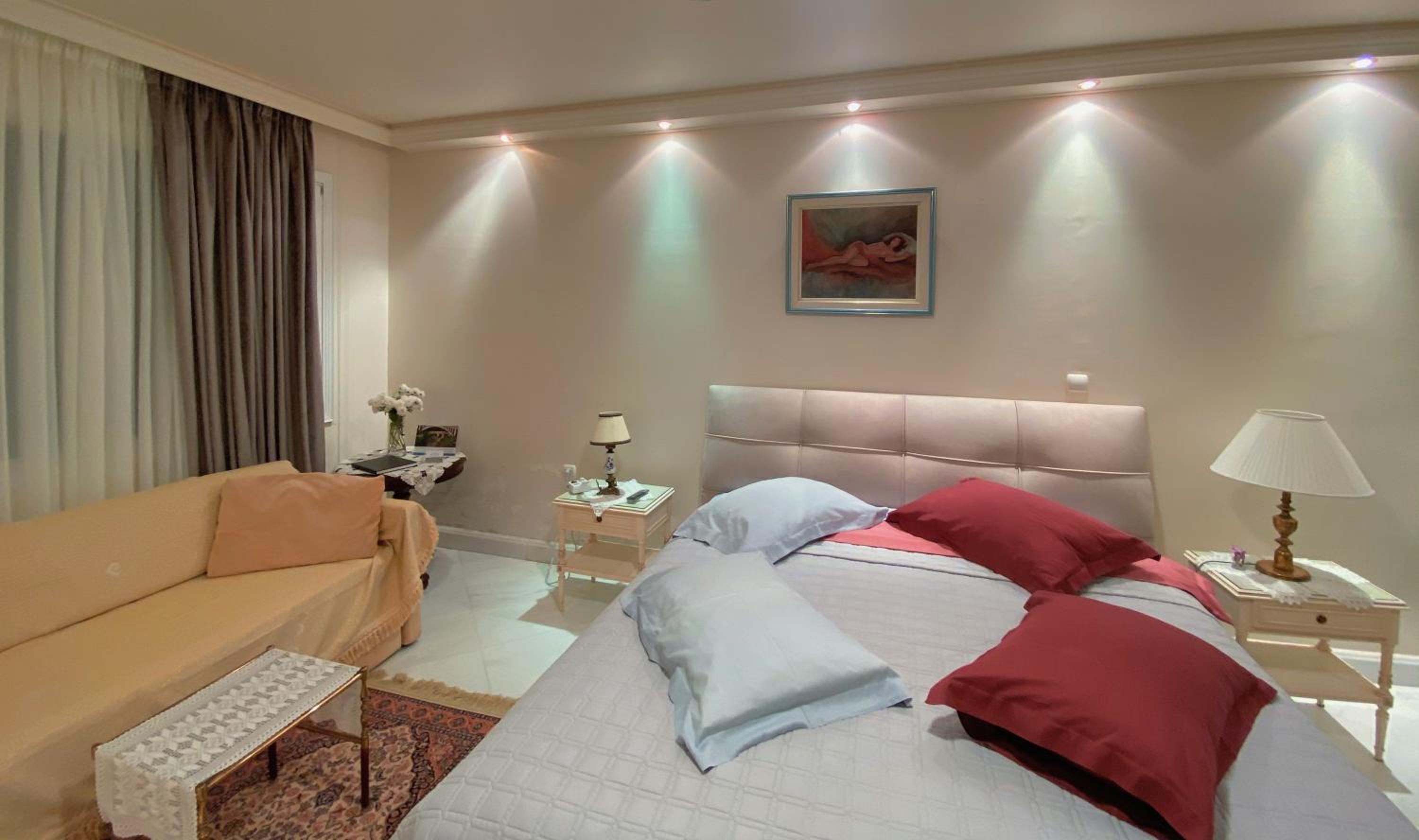 Pendeli's Luxury