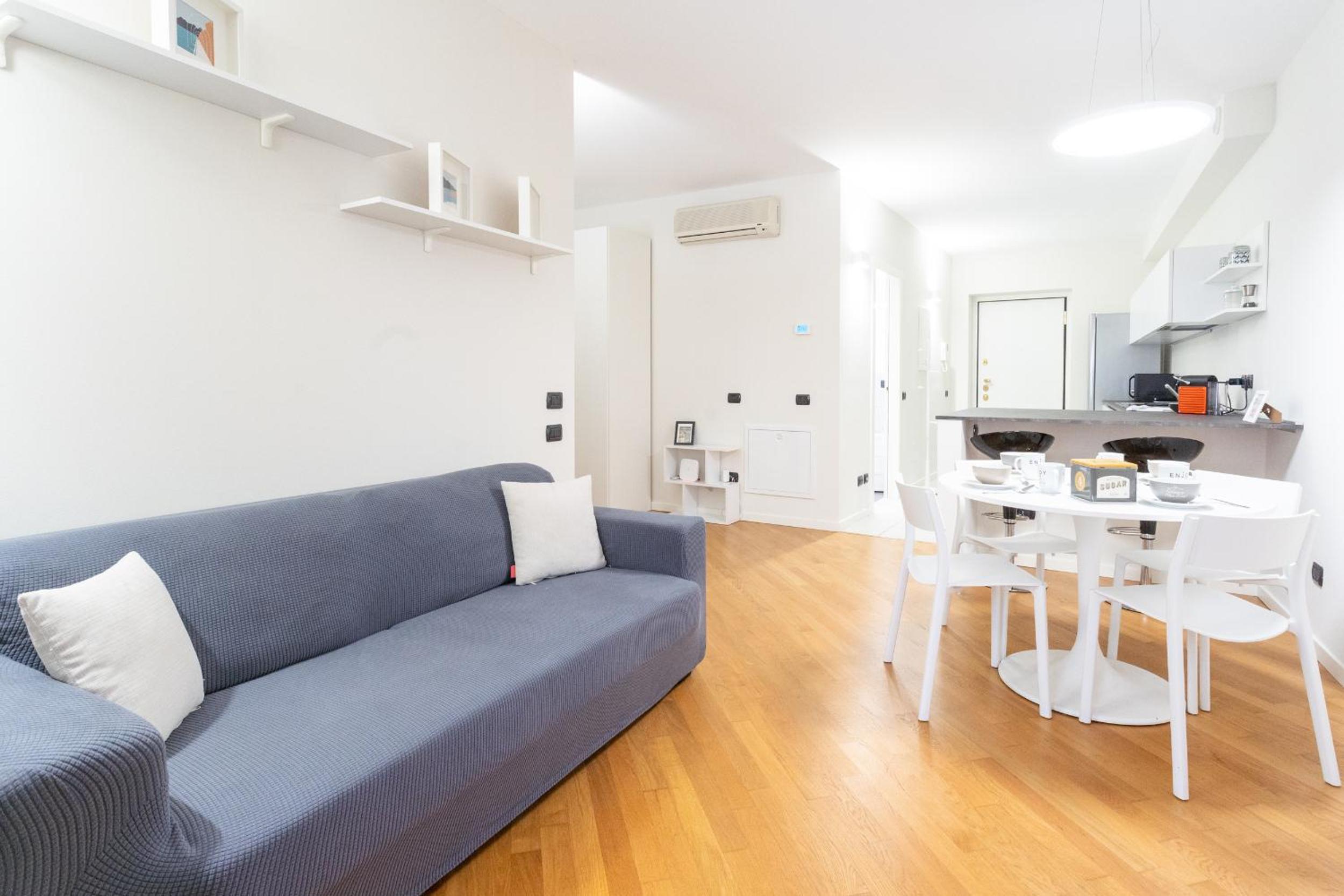 White Flat in Como City Center by Rent All Como photo 5