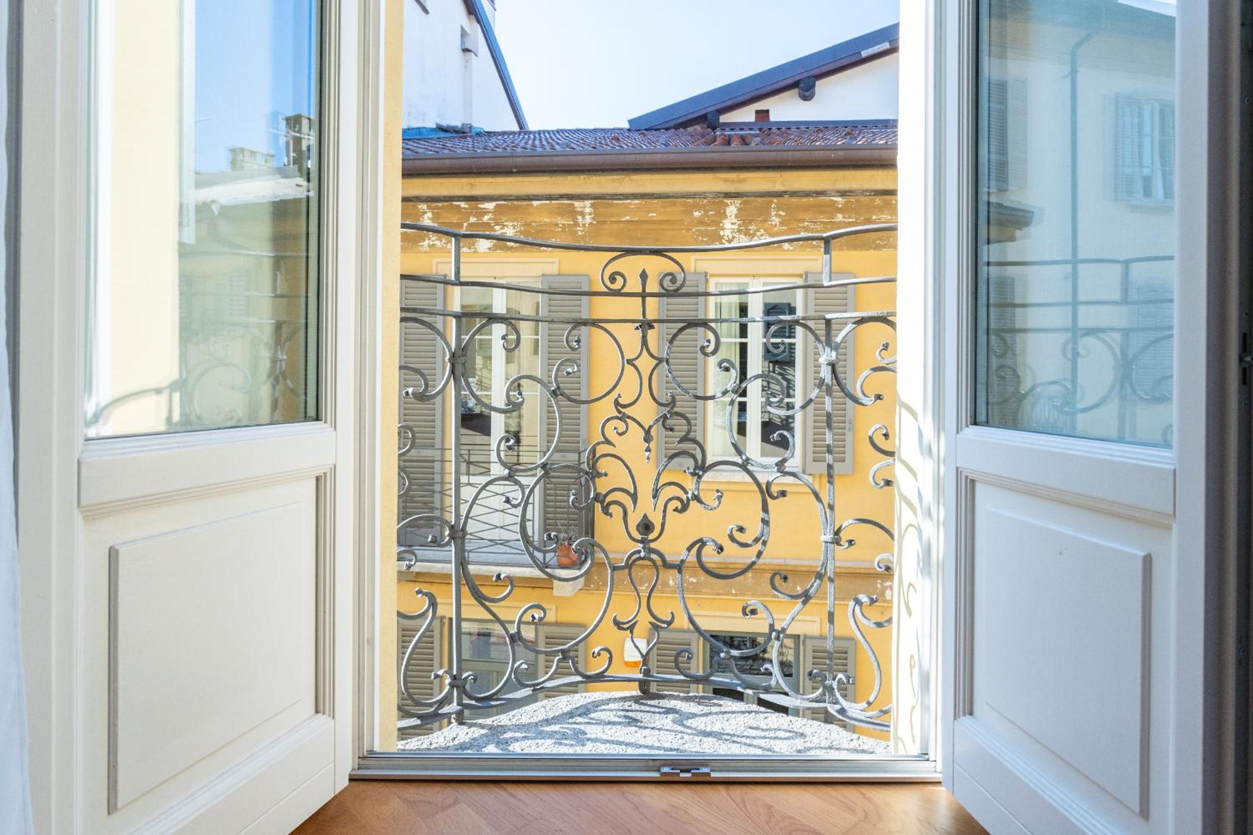 White Flat in Como City Center by Rent All Como photo 2