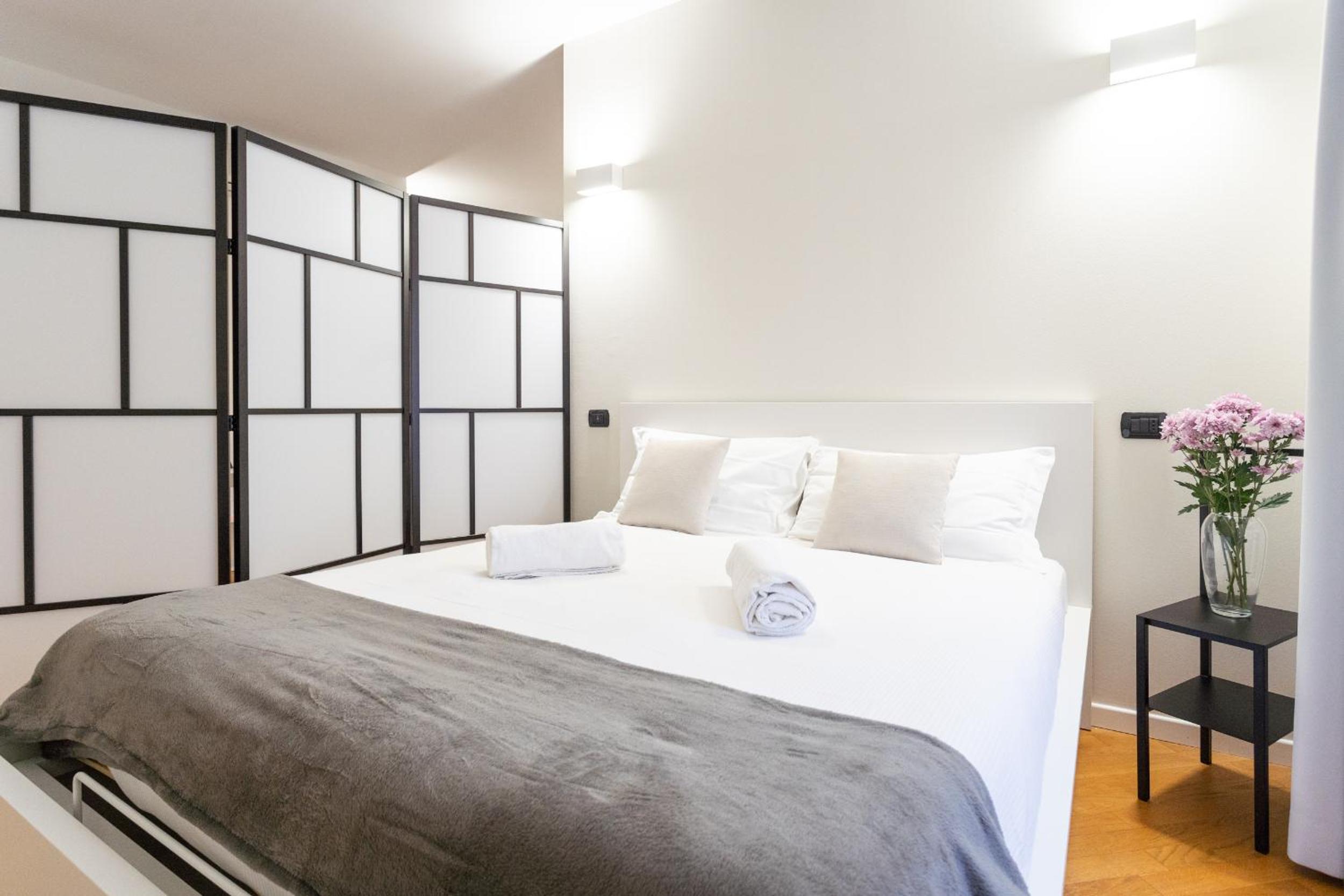 White Flat in Como City Center by Rent All Como photo 4