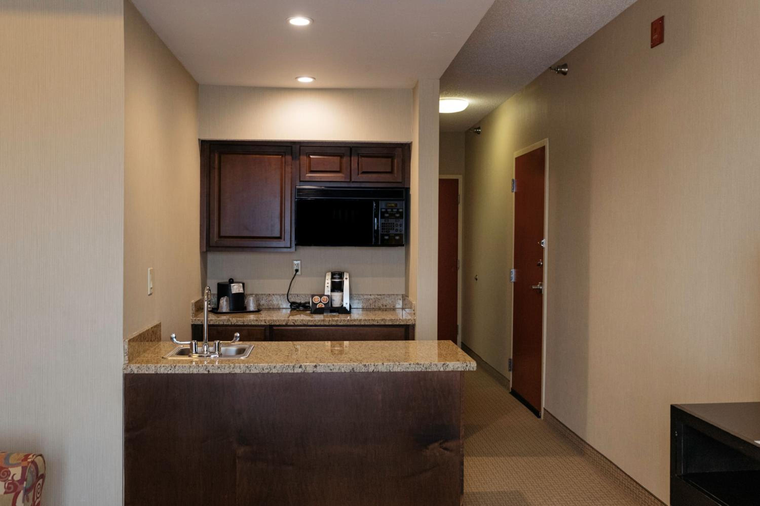 Holiday Inn Express  Suites - Olathe North, an IHG Hotel - Property Image 44