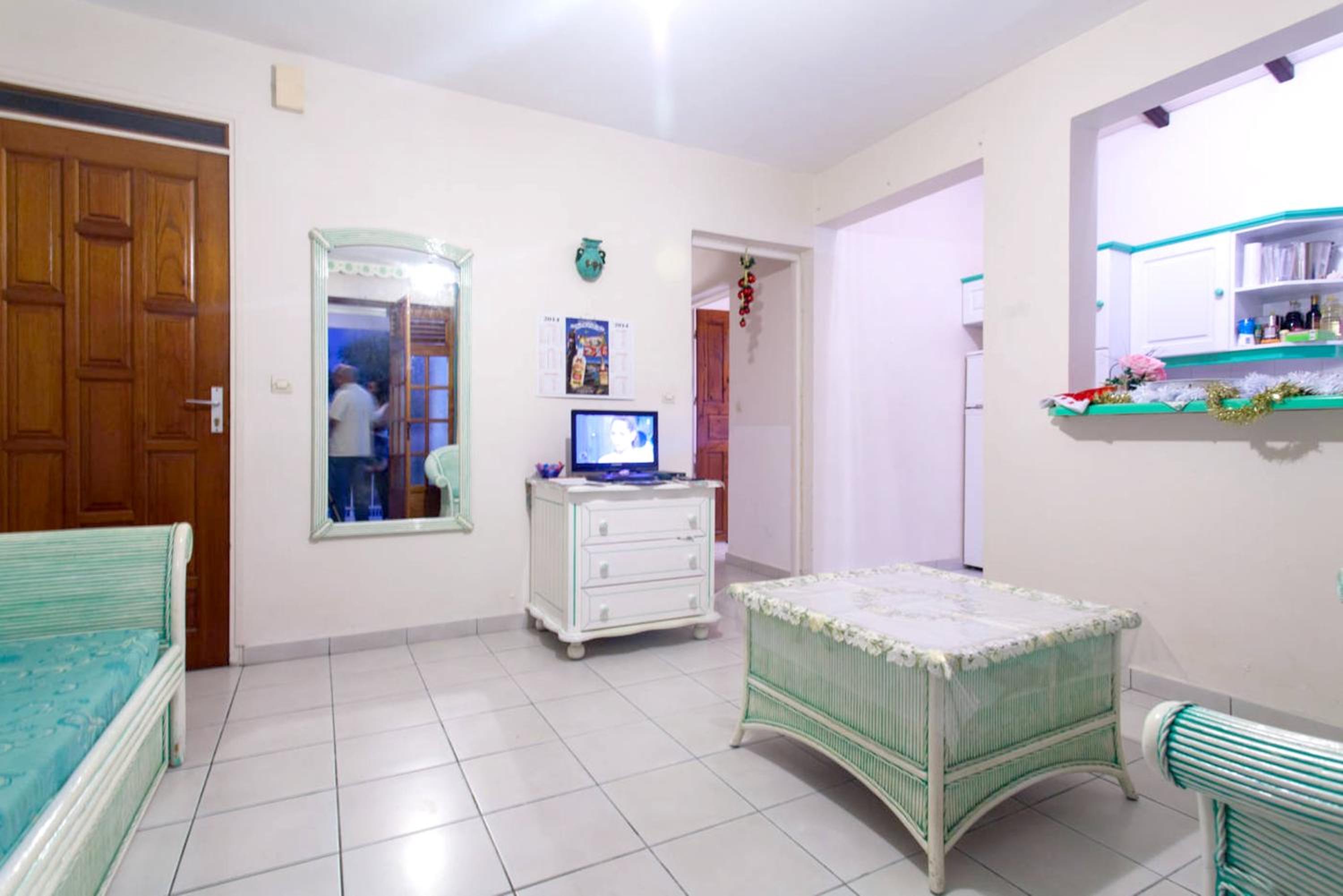 Appartement moderne à Sainte-Anne 42 m² avec piscine partagée