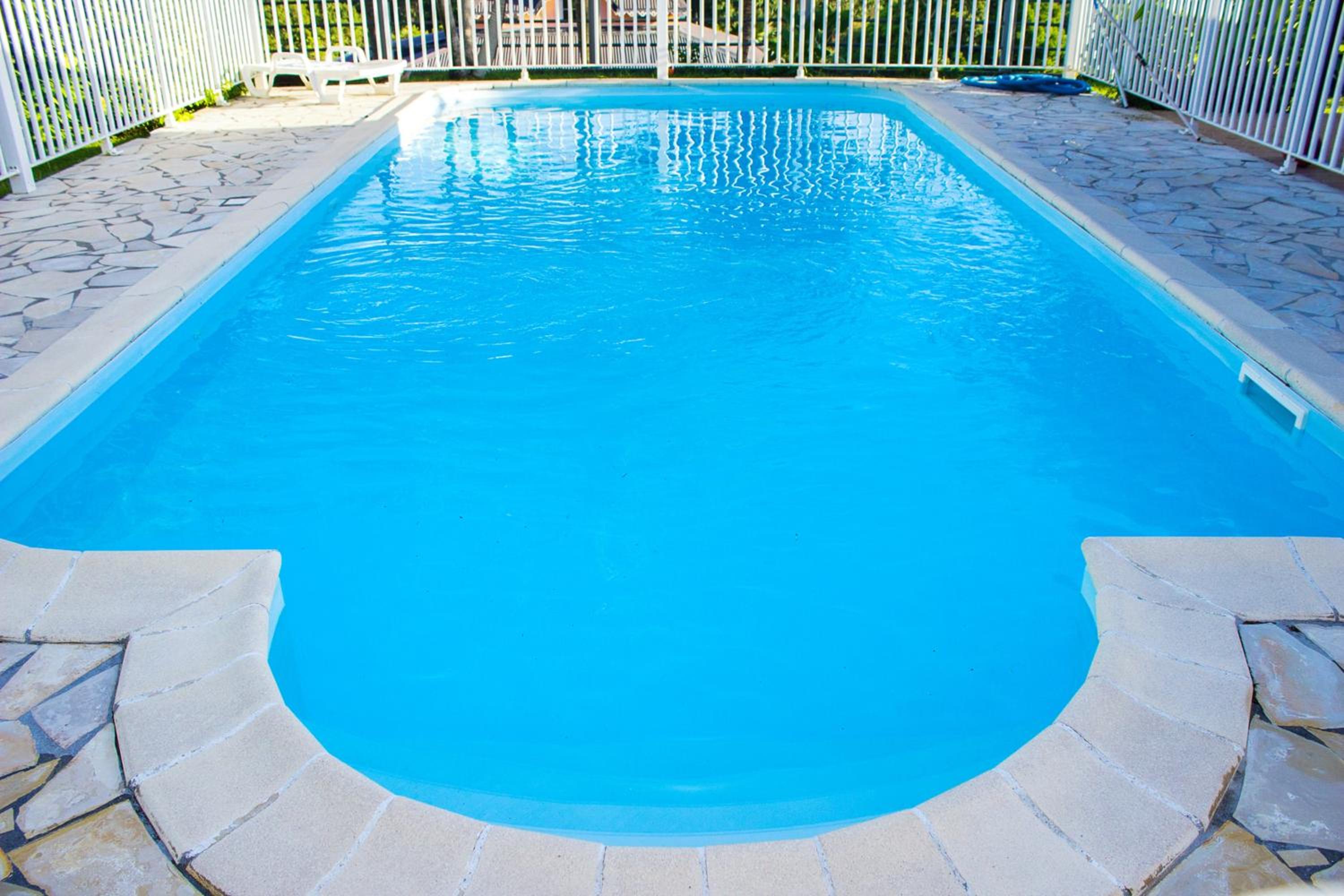 Appartement moderne à Sainte-Anne 42 m² avec piscine partagée