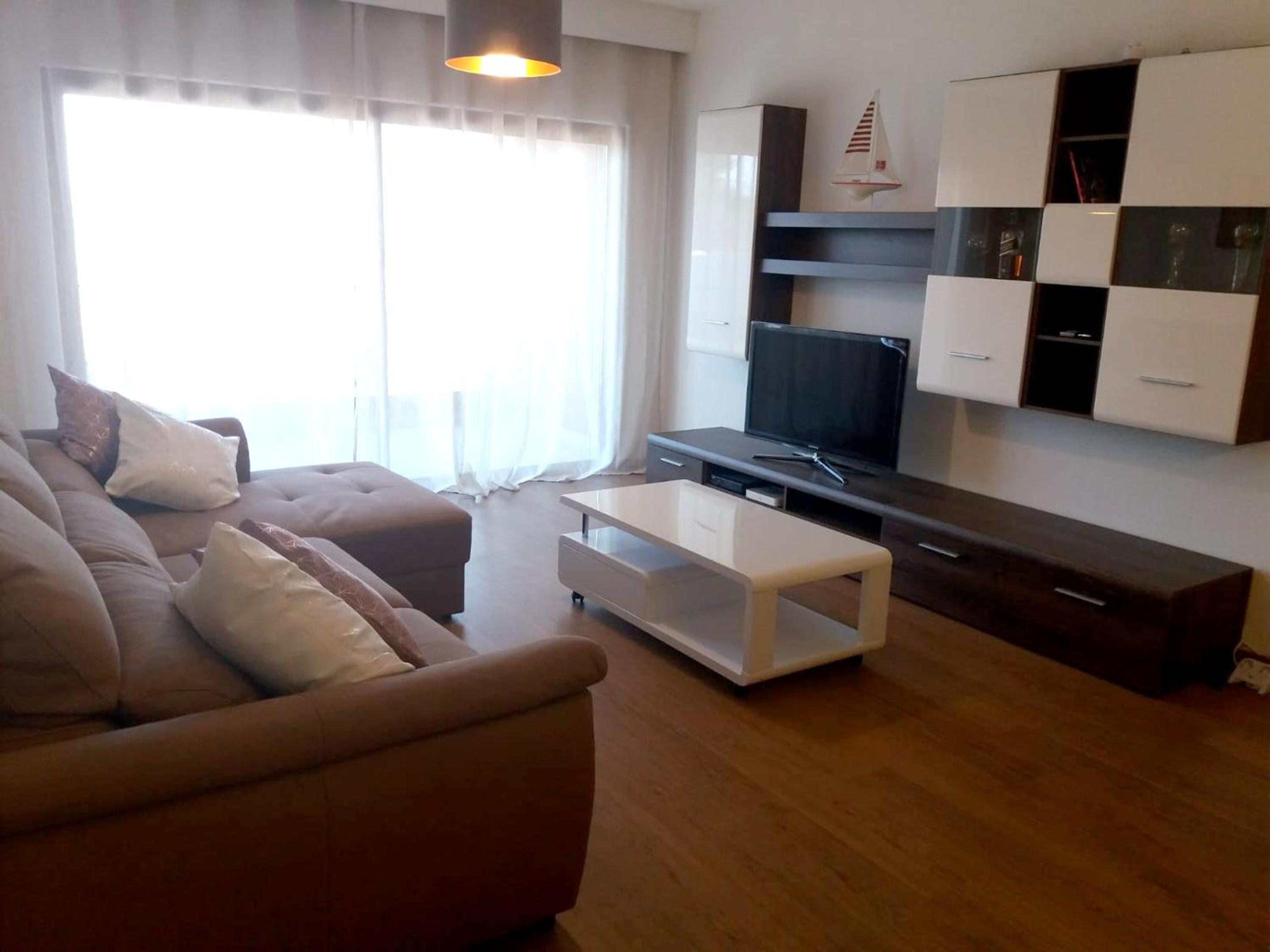 Contemporary Apartment in Portimao with Shared Pool view 4