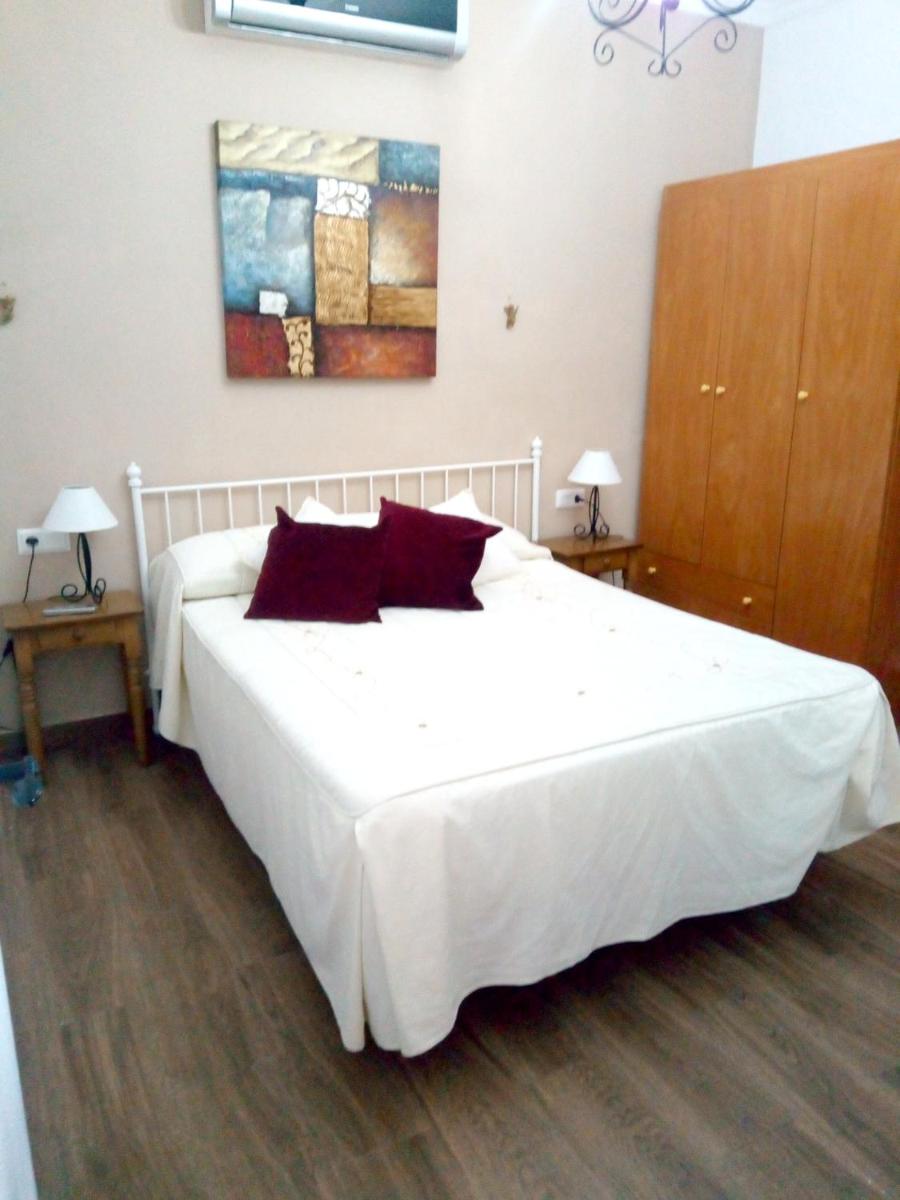 4 bedrooms villa with private pool enclosed garden and wifi at Prado del Rey view 4