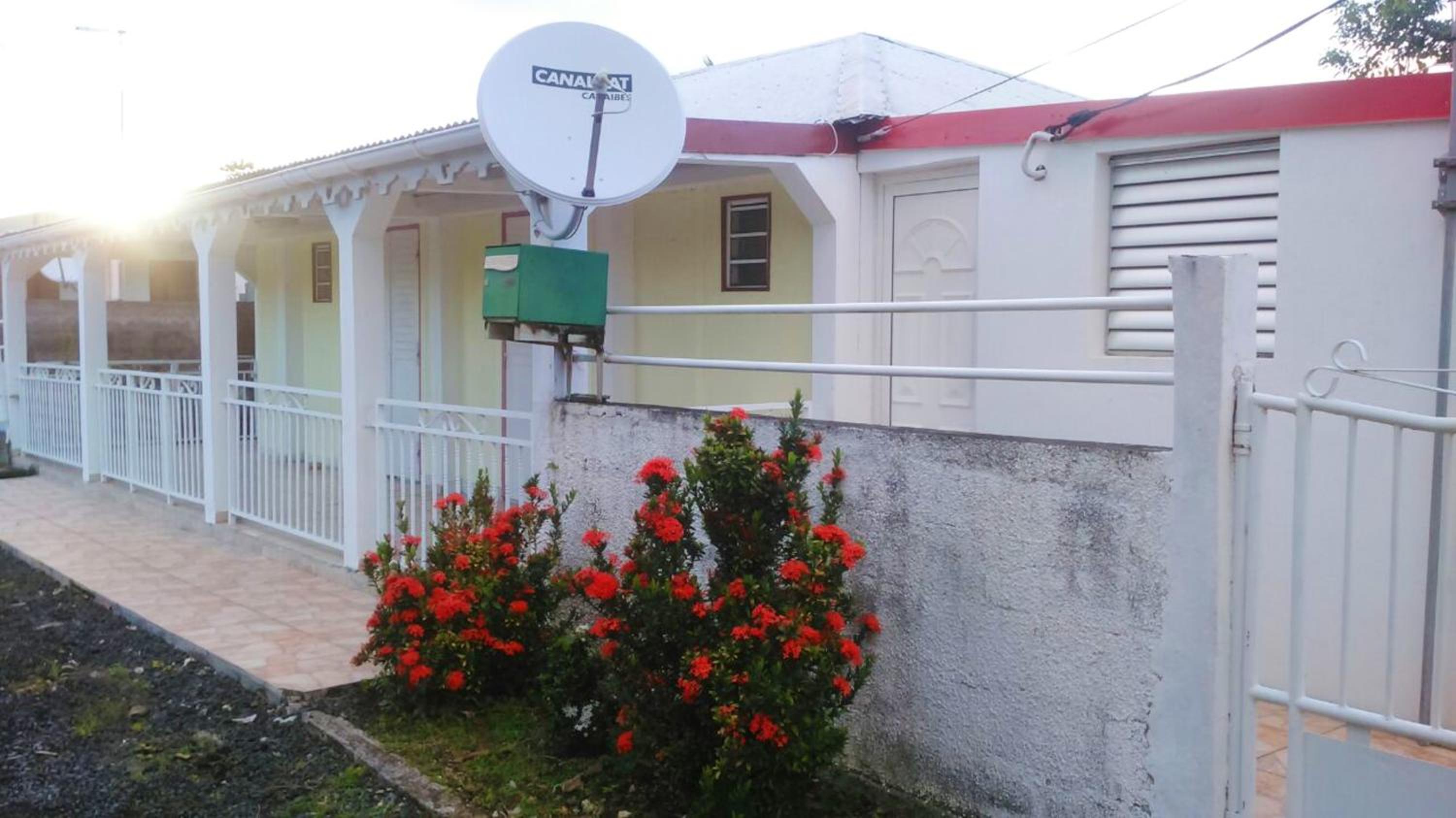 Maison charmante a Morne A l'Eau terrasse view 4