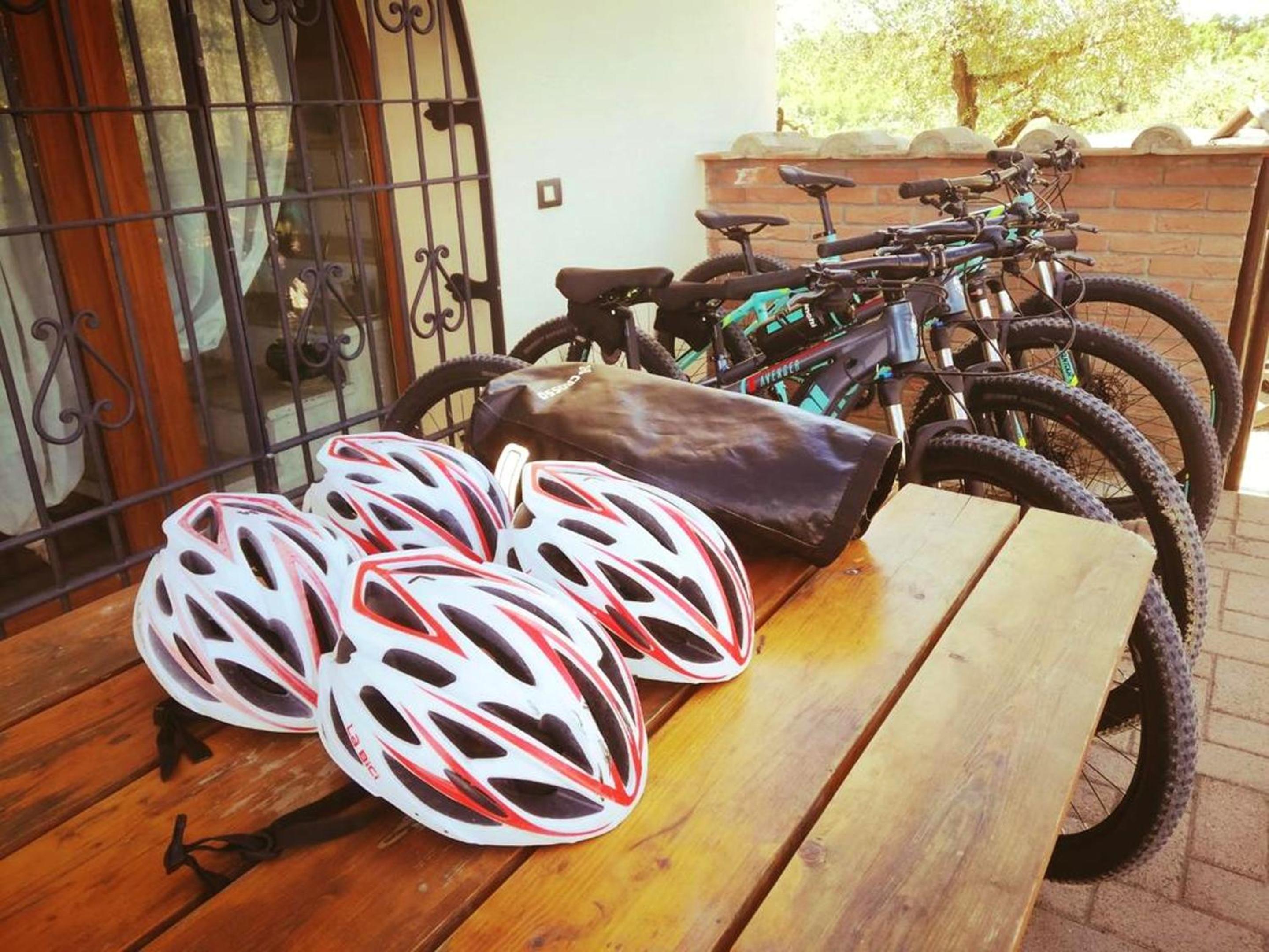 Charming Villa in Le Scotte with Private Pool
