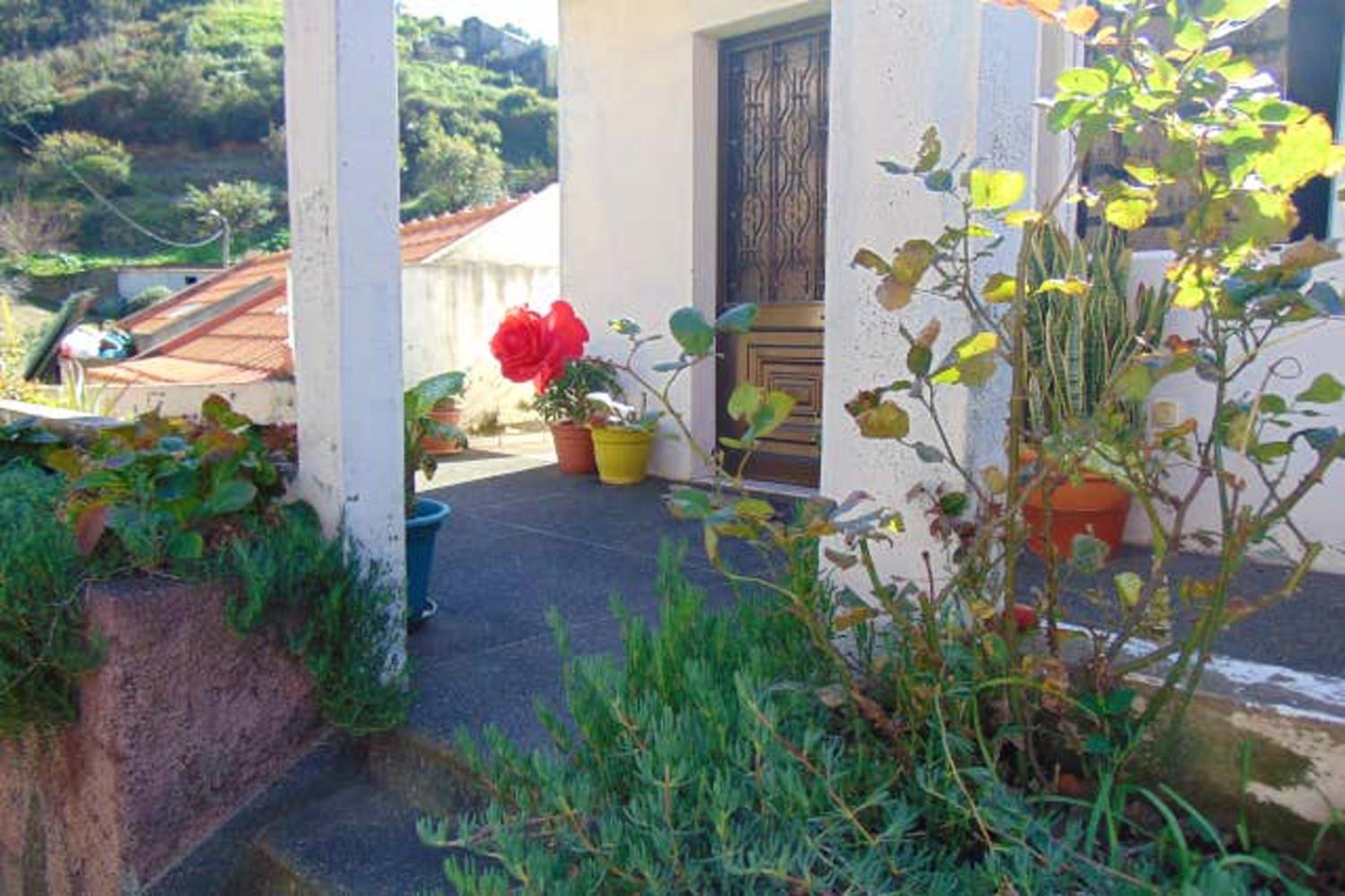Charming house in Machico with mountain view and garden view 2
