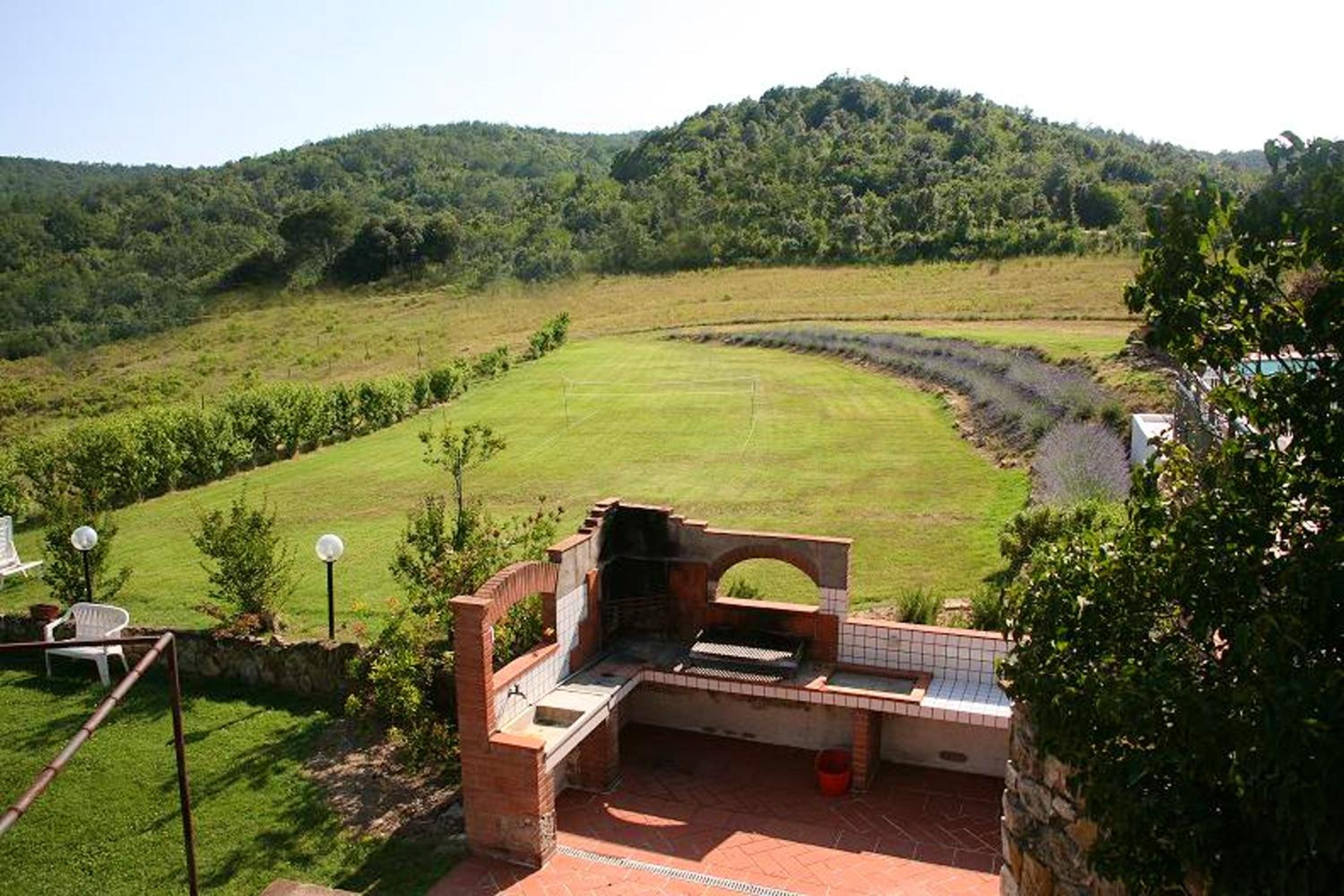 Quaint house in Murlo with shared pool