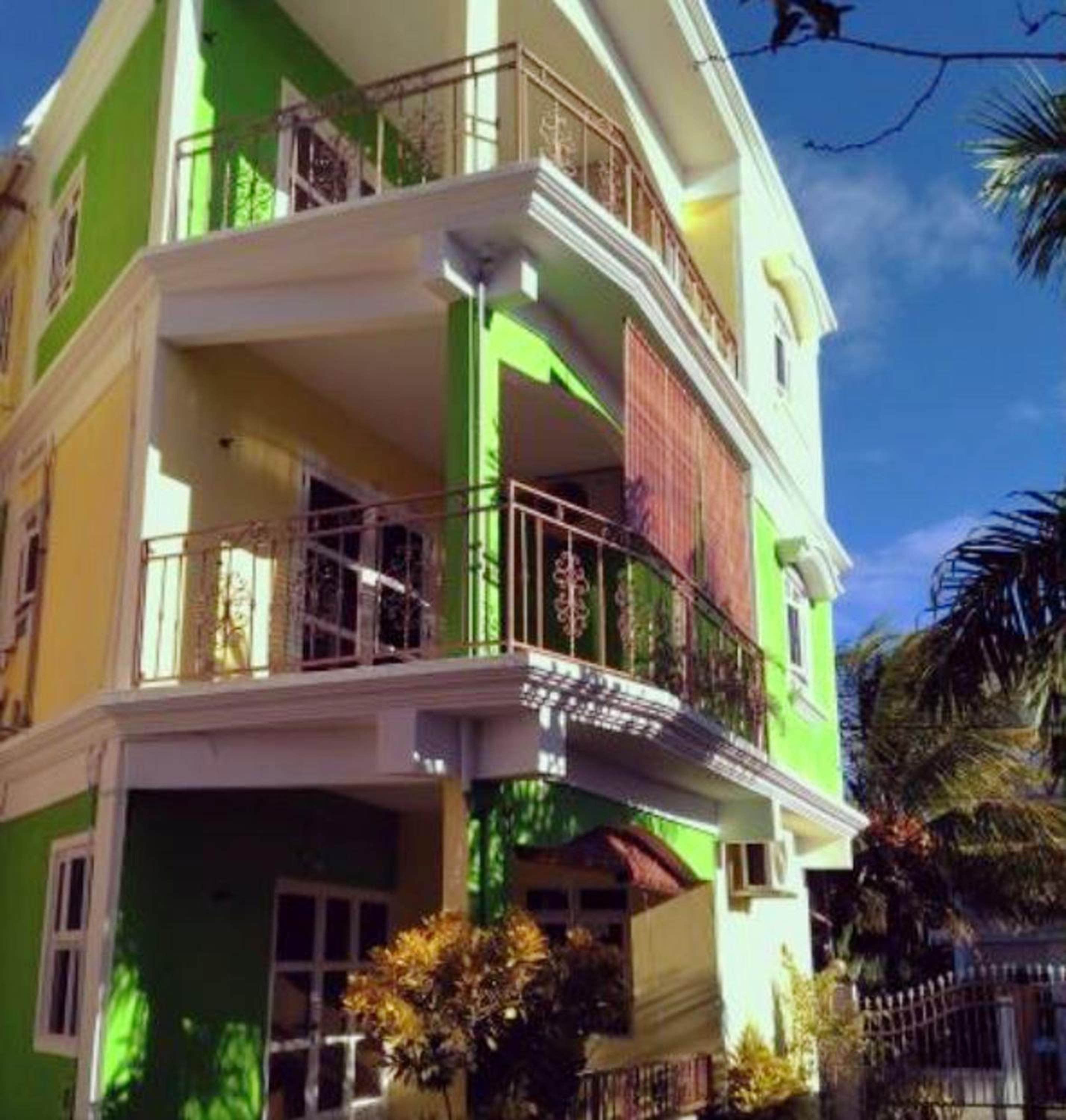 Charming Apartment in Pereybere with Shared Pool, 75 m²