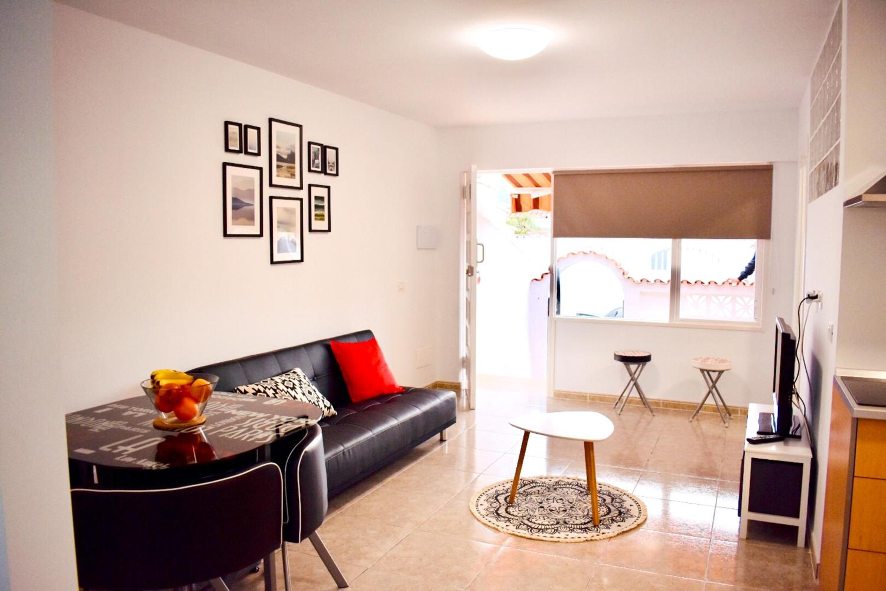 Charming Studio in Los Realejos, 30 m², private terrace view 3