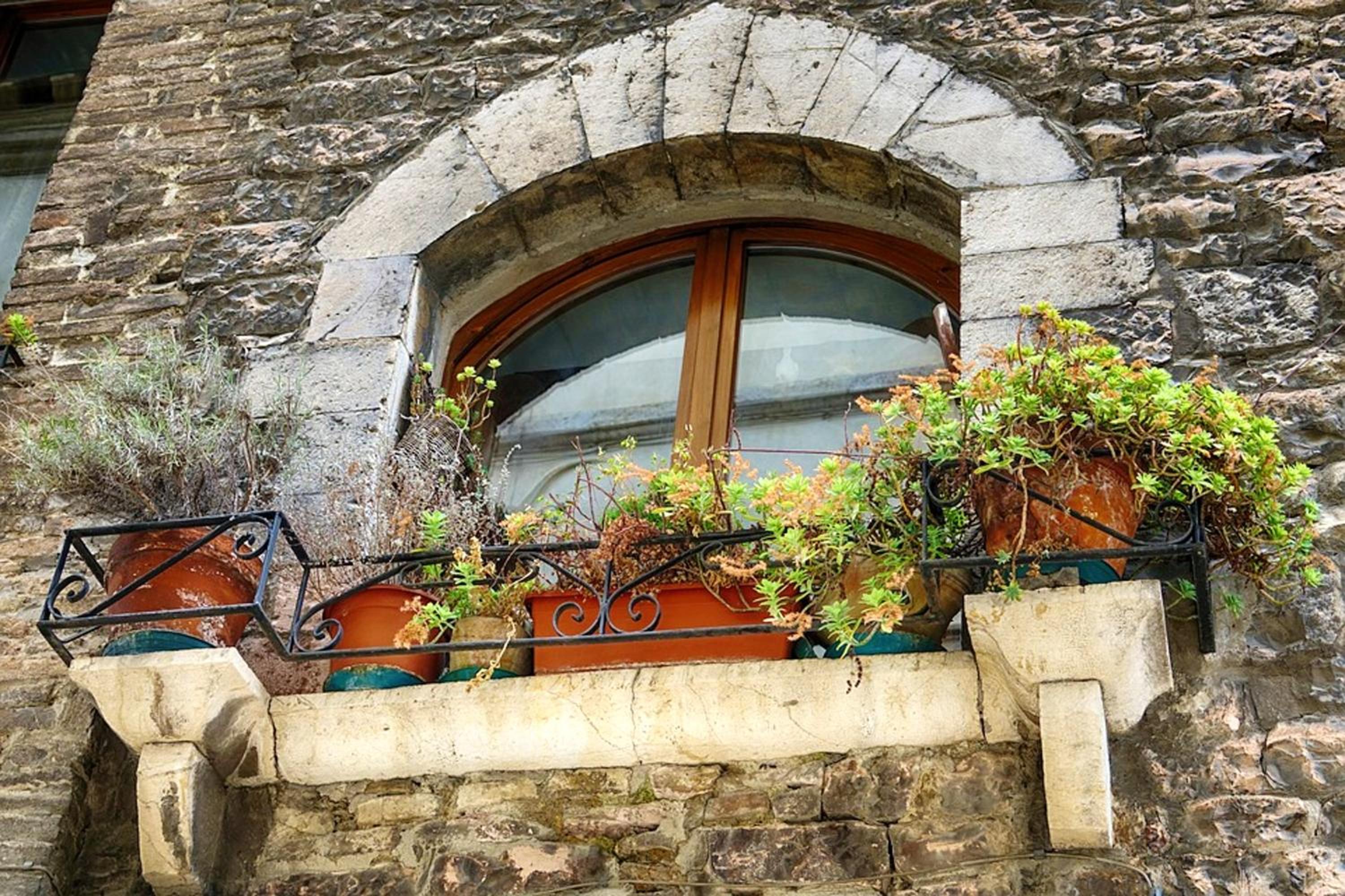 Charming house in Brancialino with shared pool view 2