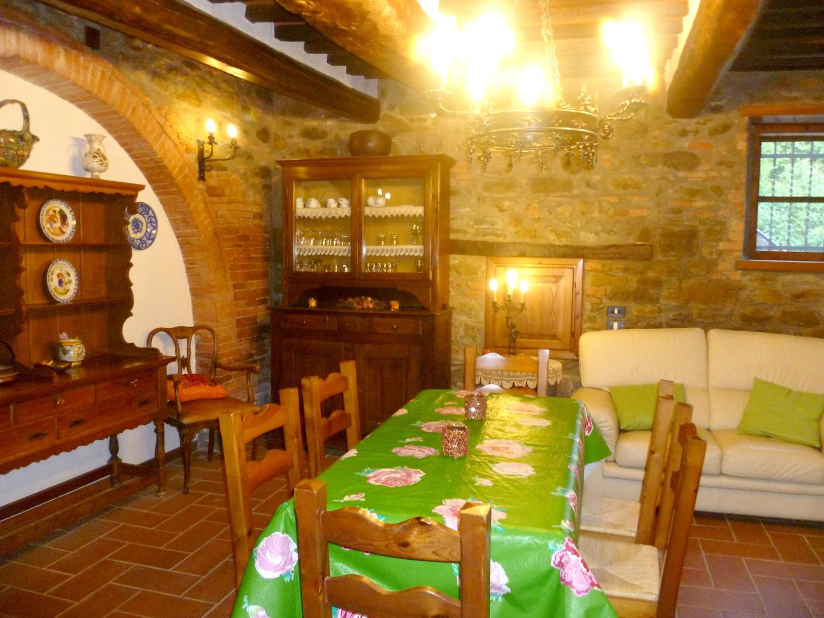 Elegant Villa in Tuoro sul Trasimeno with Private Pool view 4