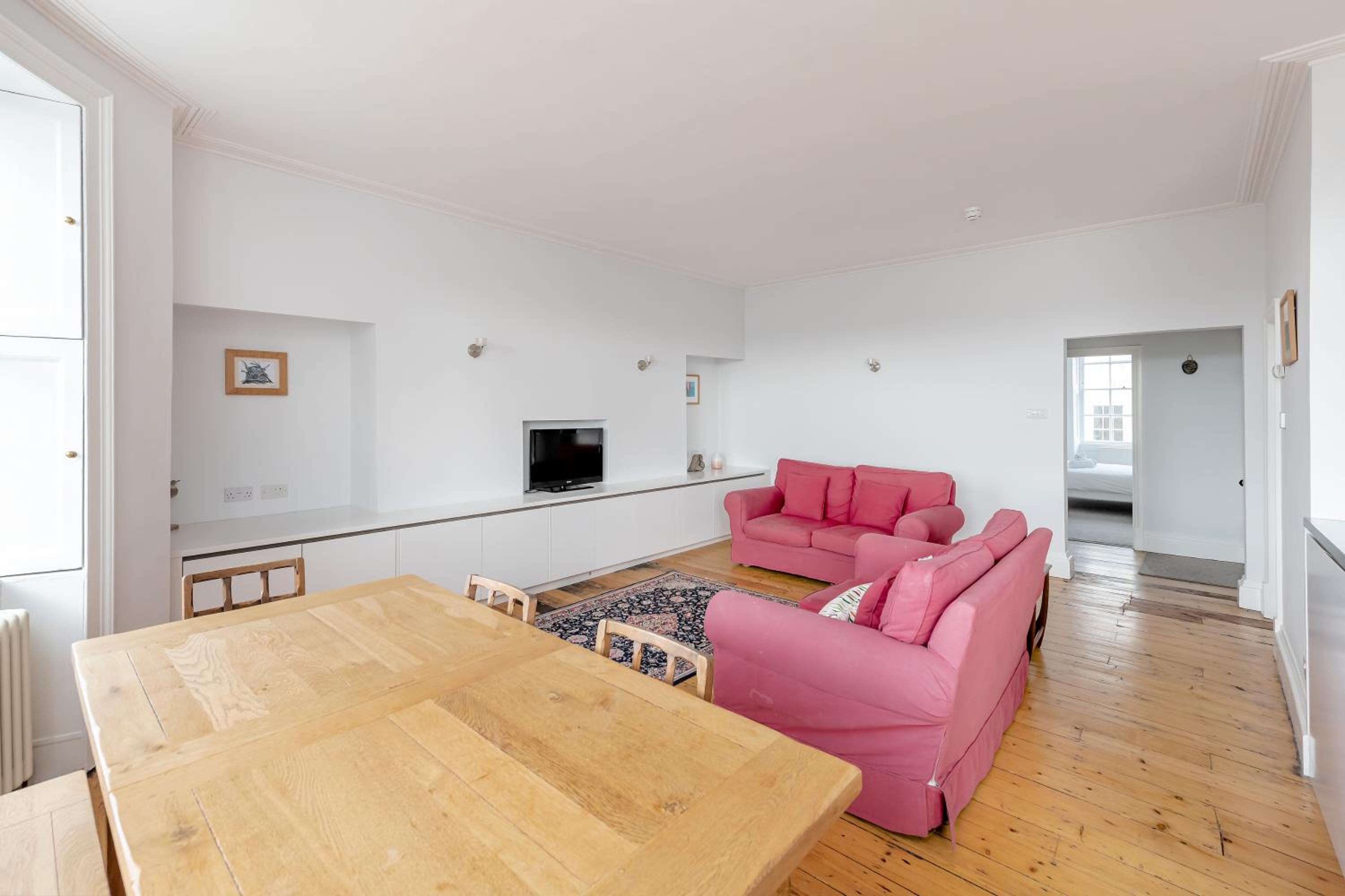 Stunning Georgian Apartment in Central Bath view 2