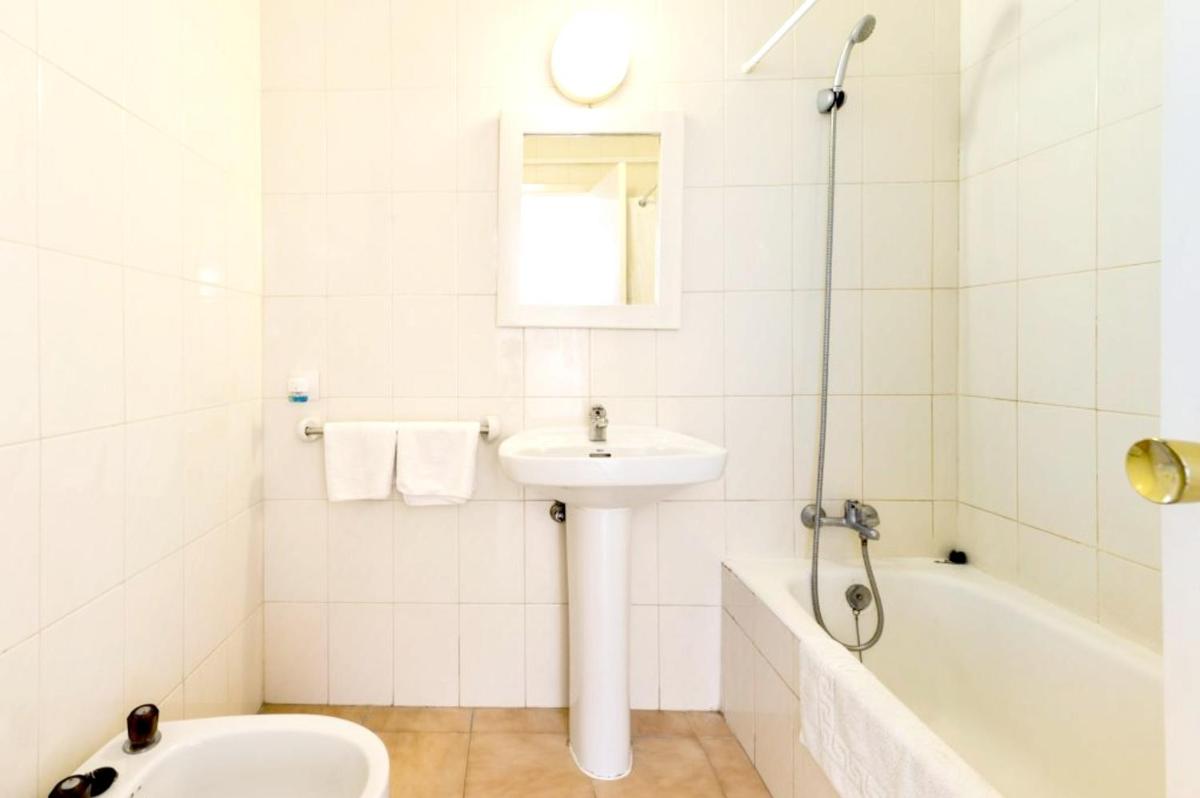 One bedroom appartement with sea view shared pool and furnished balcony at Sant Josep de sa Talaia photo 4