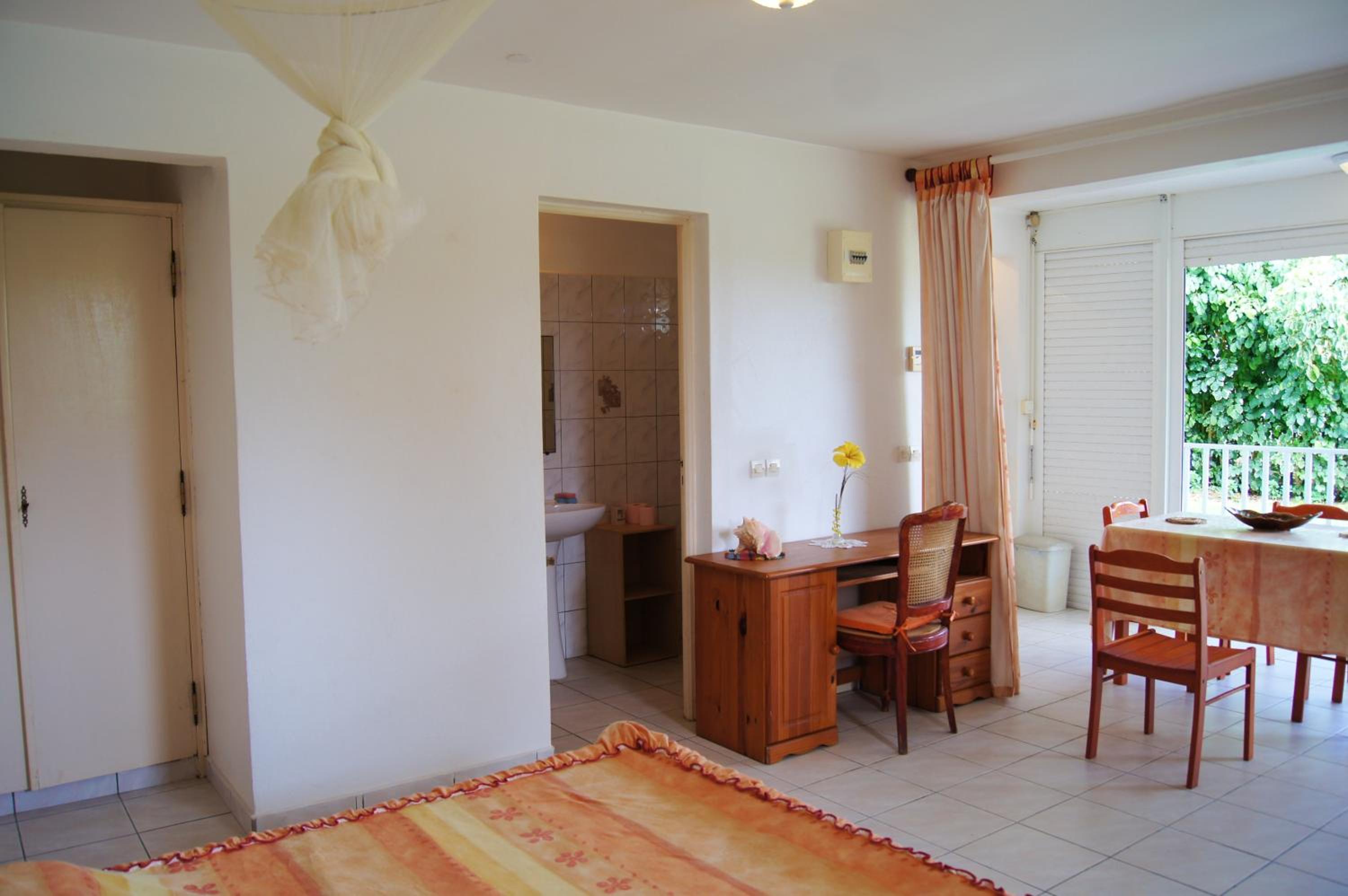 Studio cosy au Moule 30 m² avec jardin privé view 3