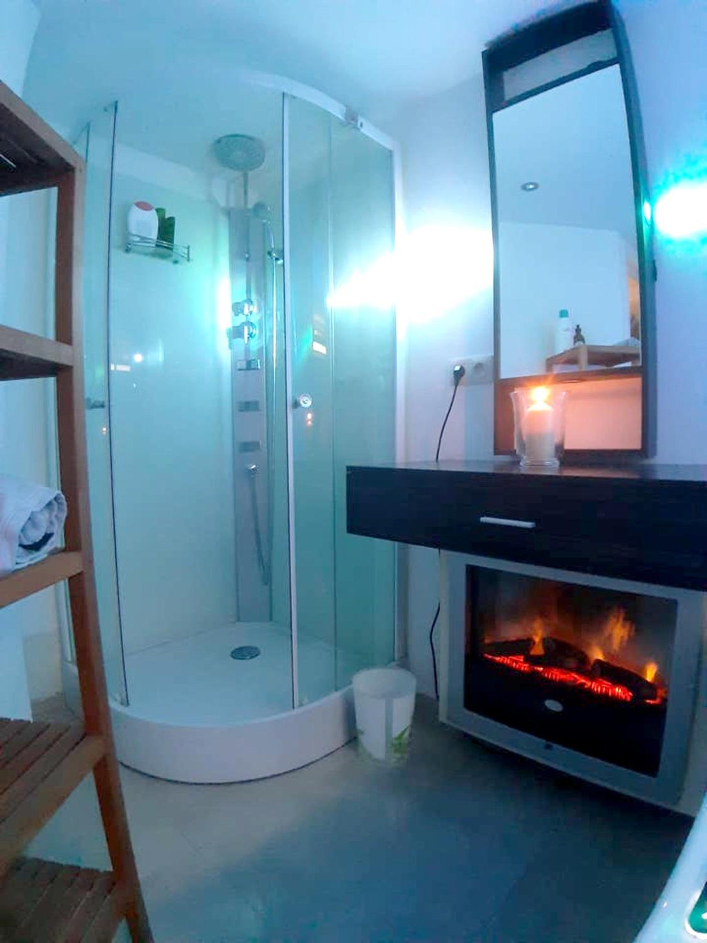 Comfortable Apartment in Waterloo with Jacuzzi - 78m²
